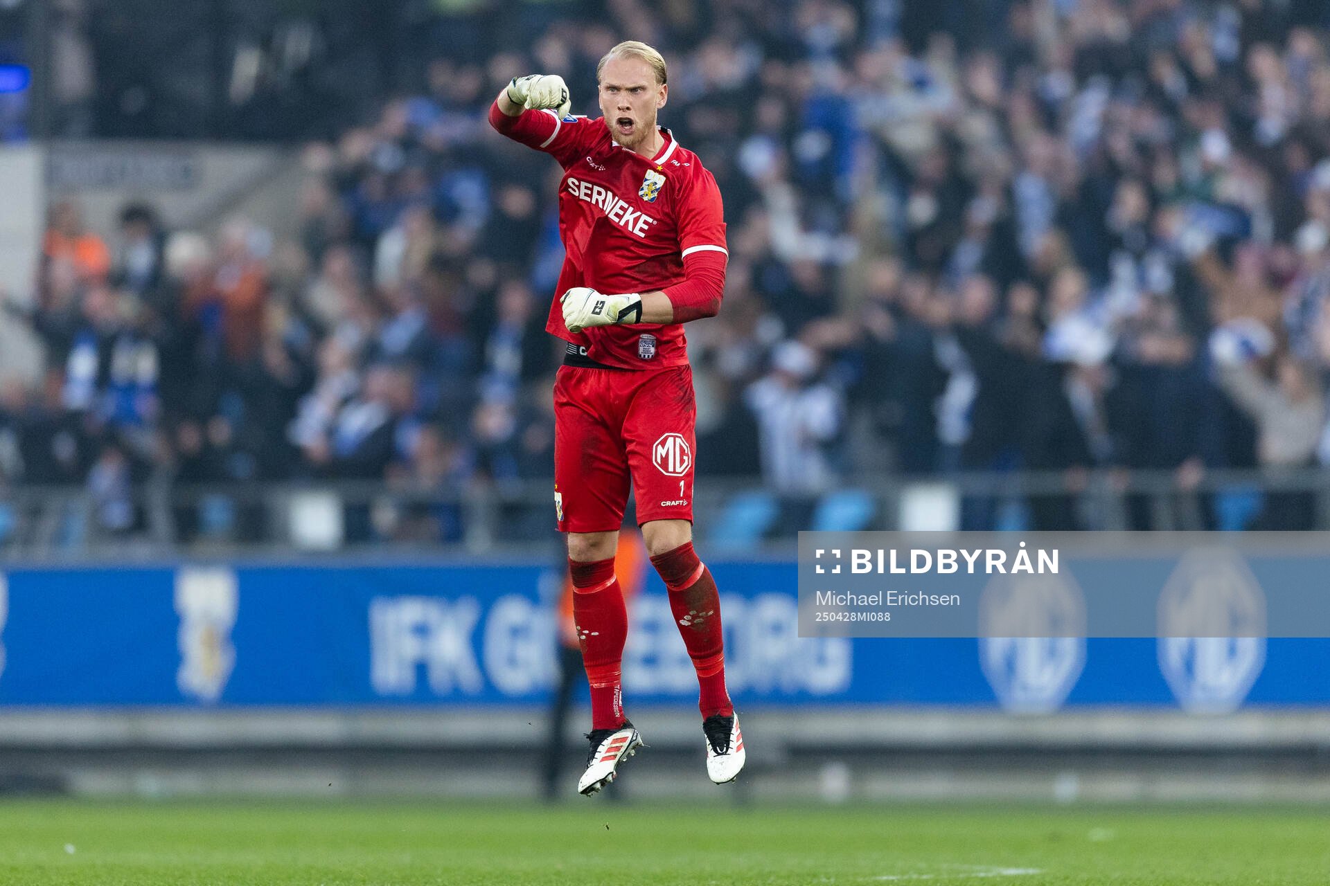 IFK Göteborgs målvakt Pontus Dahlberg jublar