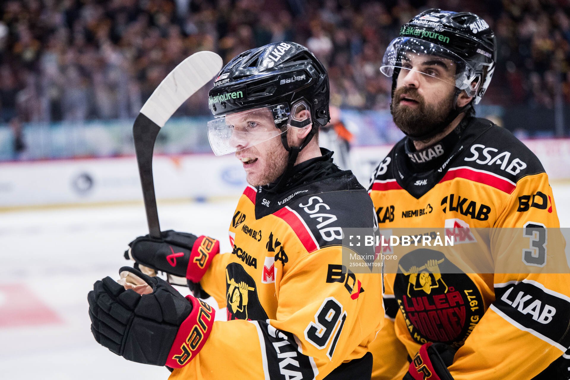 Luleås Brian O'Neil och Frederic Allard jublar
