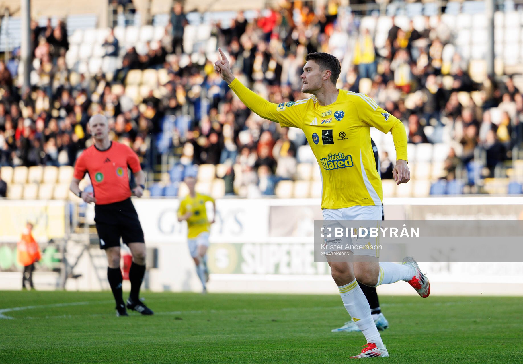 Falkenbergs Albin Andersson jublar