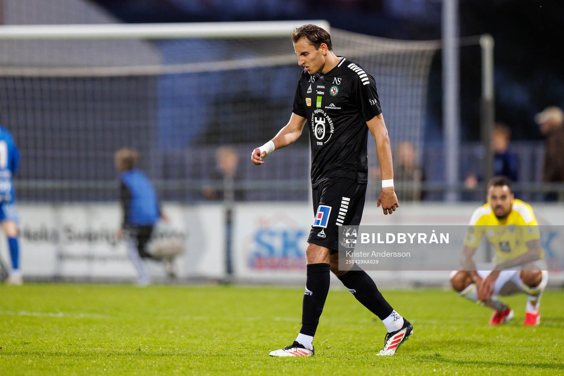 Örebros Melvin Bajrovic deppar