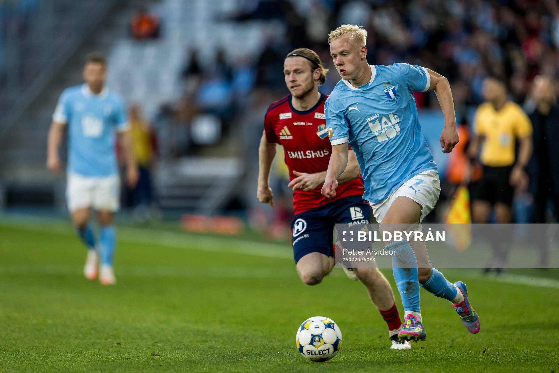 Malmö FFs Otto Rosengren under fotbollsmatchen i Allsvenskan mellan Malmö FF och Öster den 29 april 2025 i Malmö. 