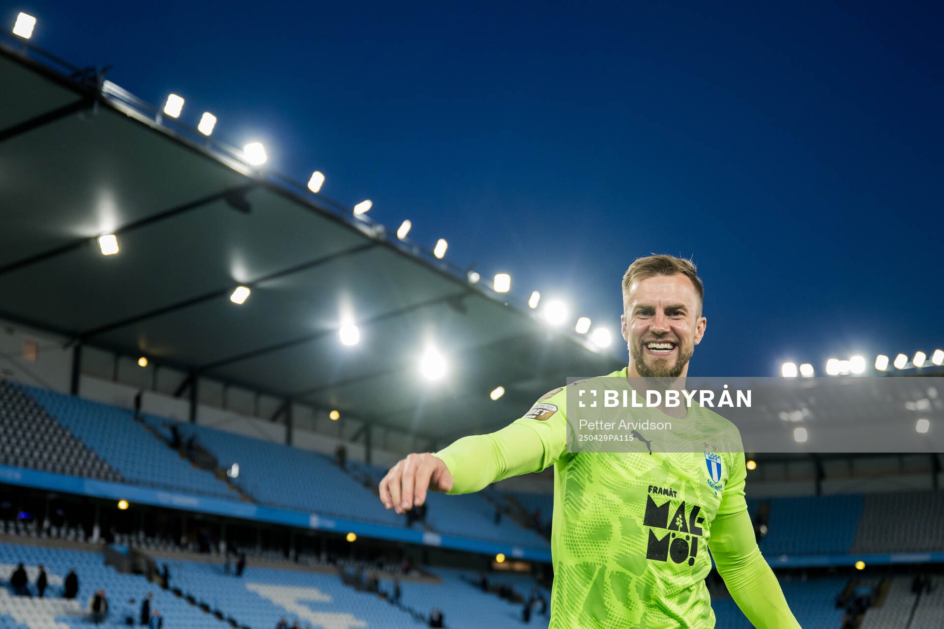 Malmö FFs målvakt Ricardo Friedrich jublar