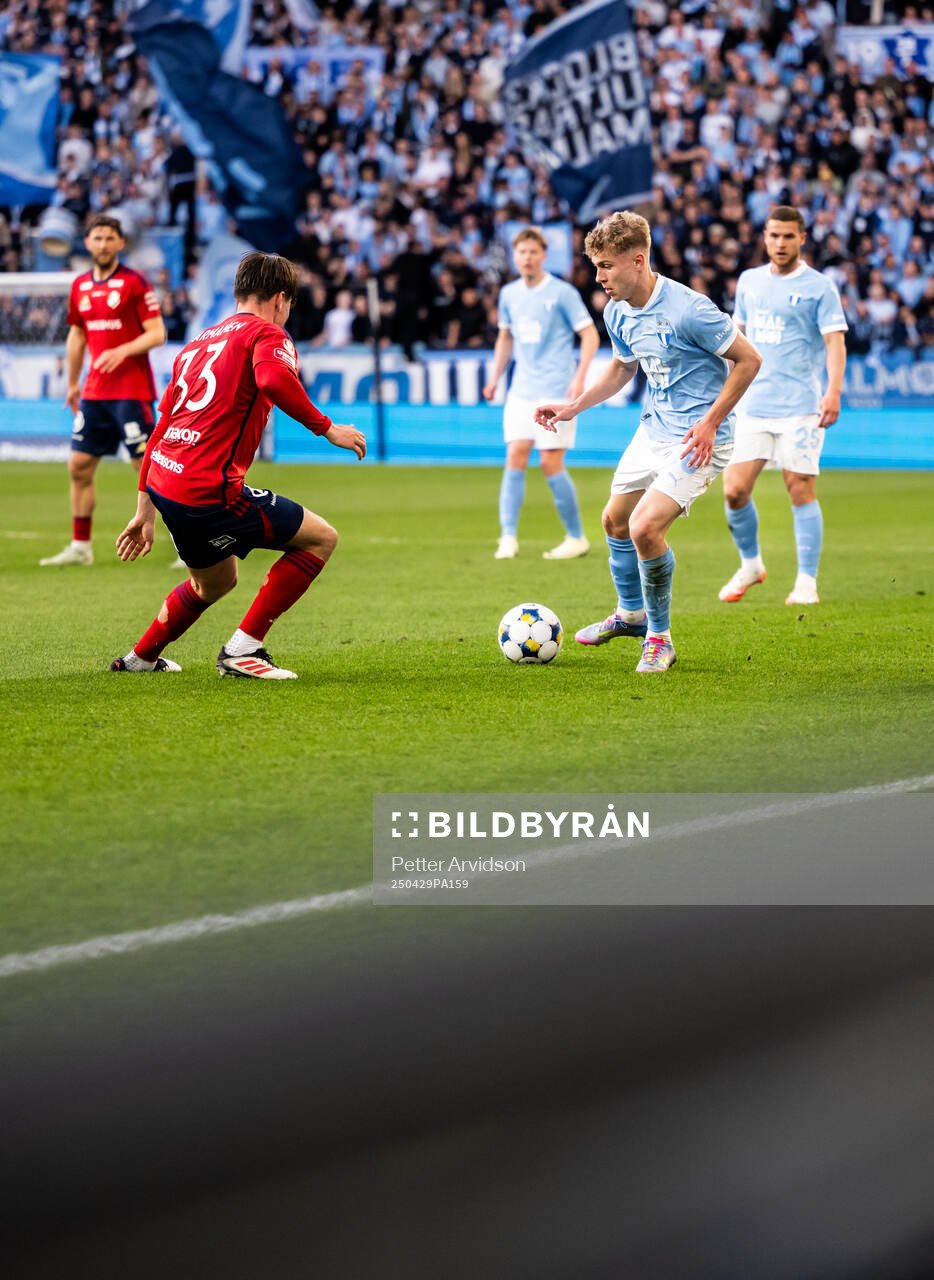 Östers Tatu Varmanen och Malmö FFs Hugo Bolin