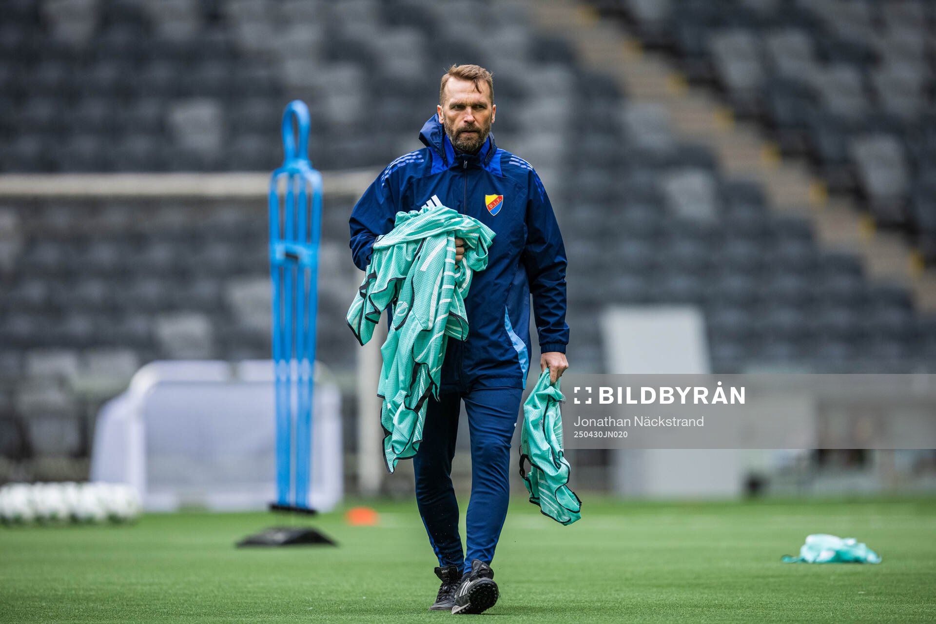 Head coach Jani Honkavaara during a training session with Djurgården on April 30, 2025 in Stockholm. 