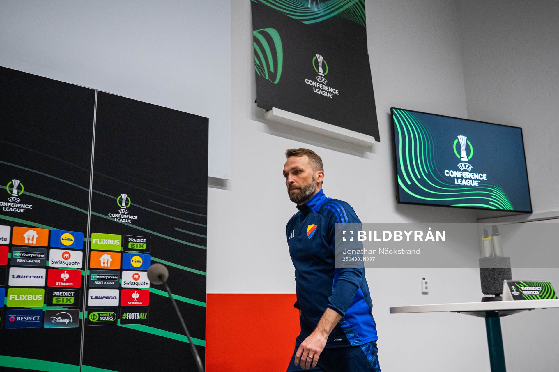 Head coach Jani Honkavaara of Djurgården arrives to a UEFA