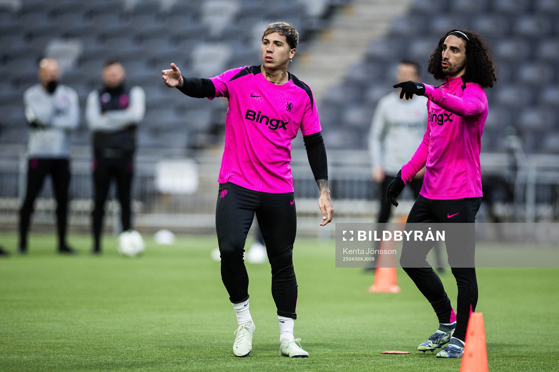 Enzo Fernández and Marc Cucurella during a training session with Chelsea on April 30, 2025 in Stockholm. 
