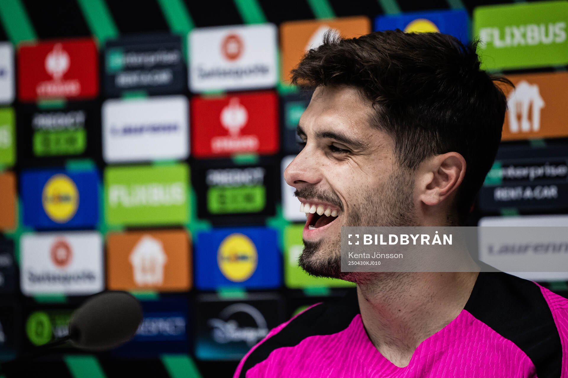 of Chelsea Pedro Neto during a press conference with Chelsea on April 30, 2025 in Stockholm. 