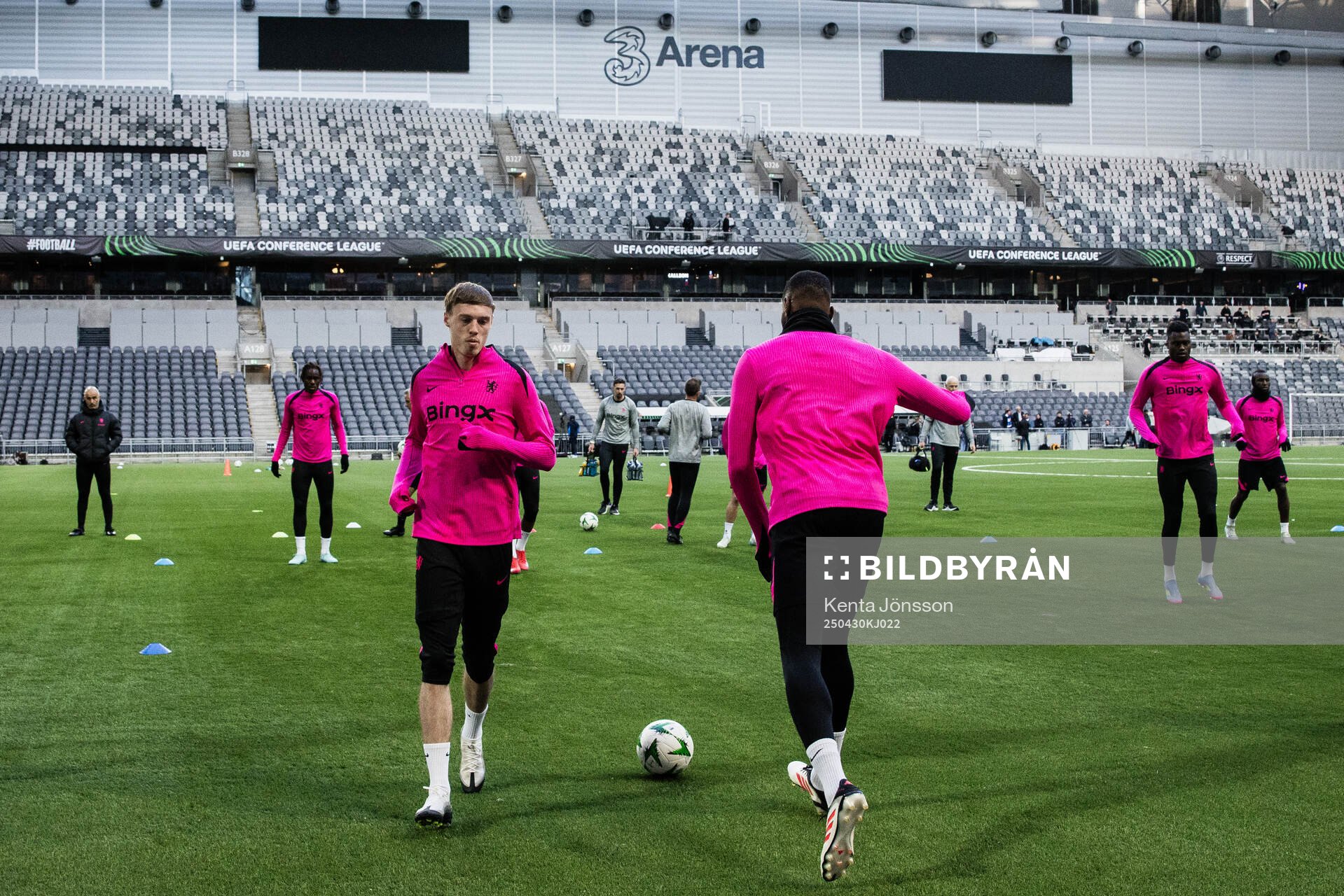 Cole Palmer during a training session with Chelsea on April 30, 2025 in Stockholm. 
