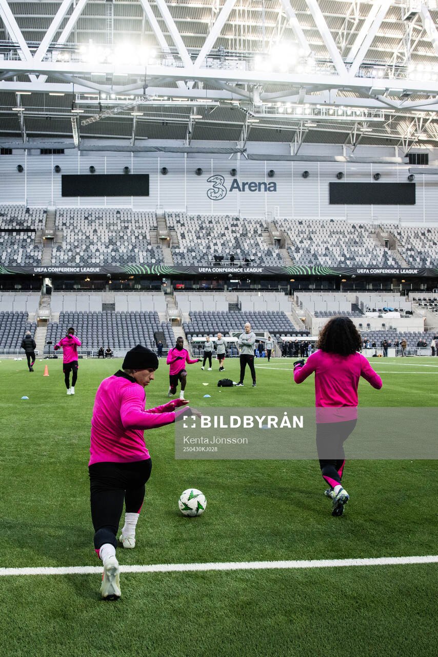 Players during a training session with Chelsea on April 30, 2025 in Stockholm. 
