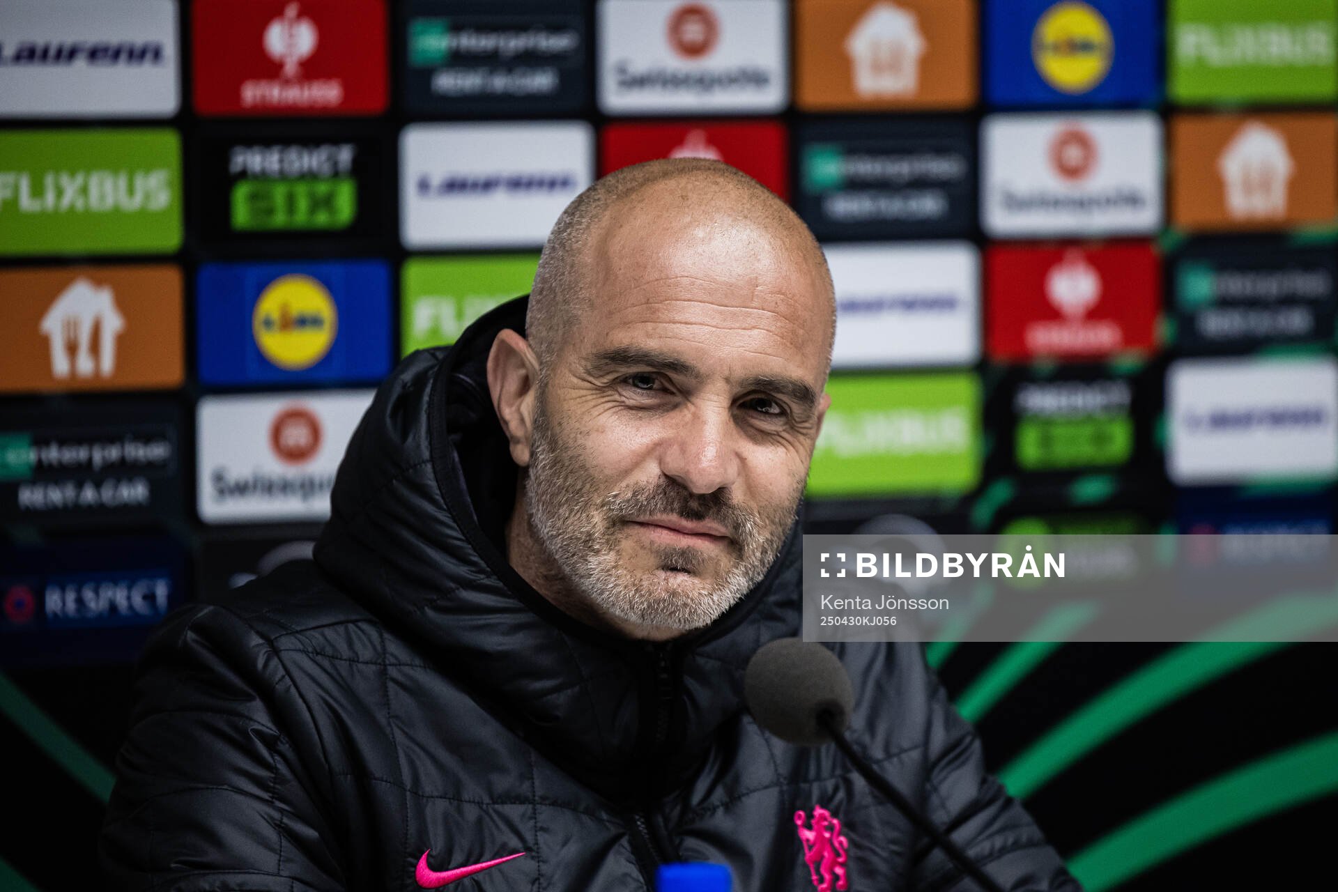 Coach Enzo Maresca during a press conference with Chelsea on April 30, 2025 in Stockholm. 