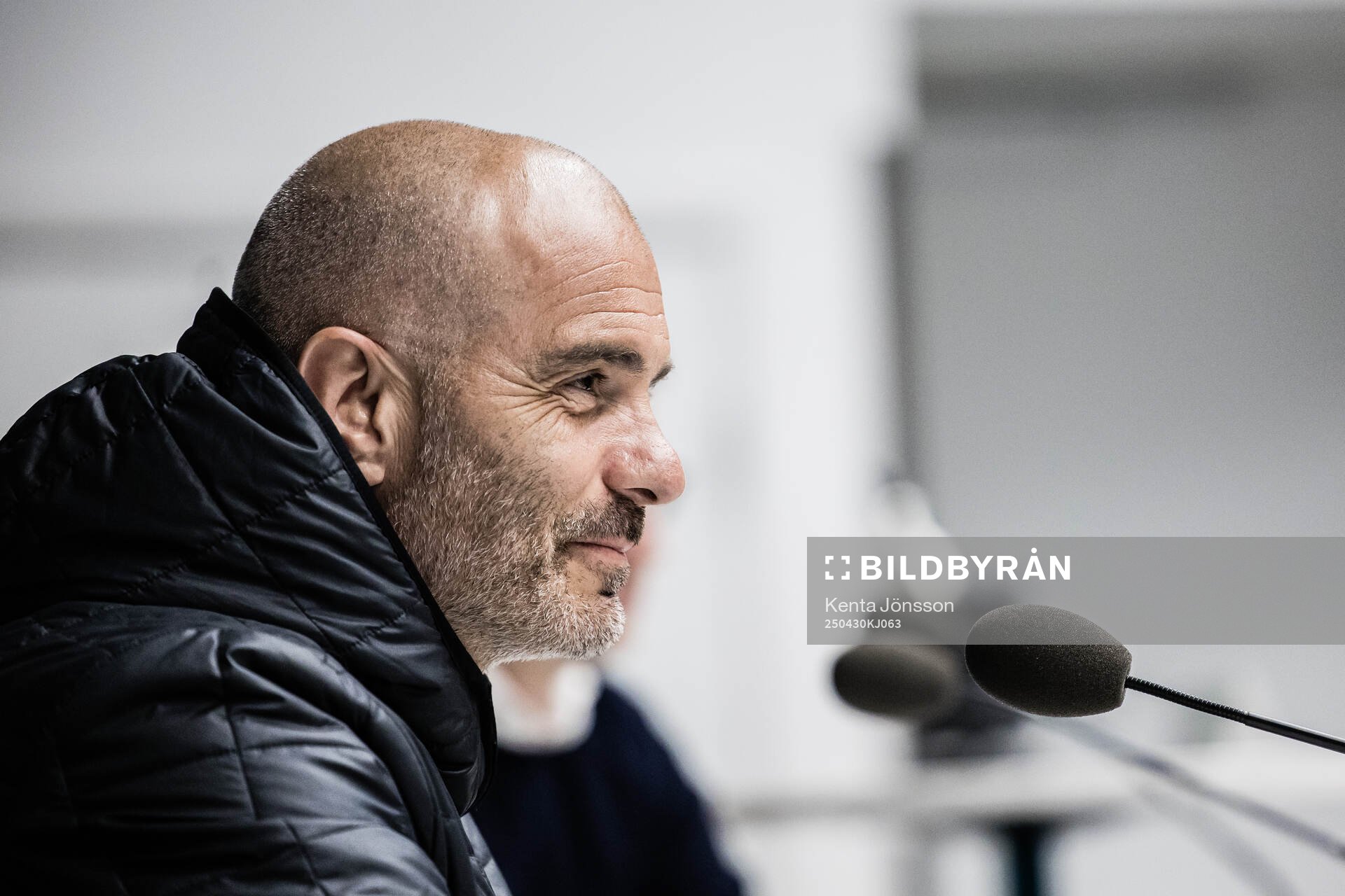Coach Enzo Maresca during a press conference with Chelsea on April 30, 2025 in Stockholm. 