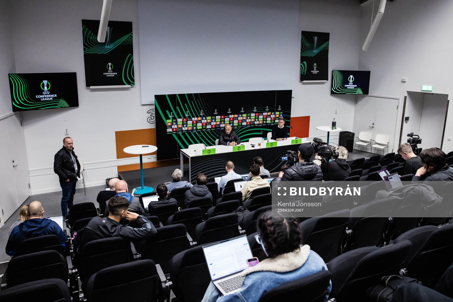 Coach Enzo Maresca during a press conference with Chelsea on April 30, 2025 in Stockholm. 