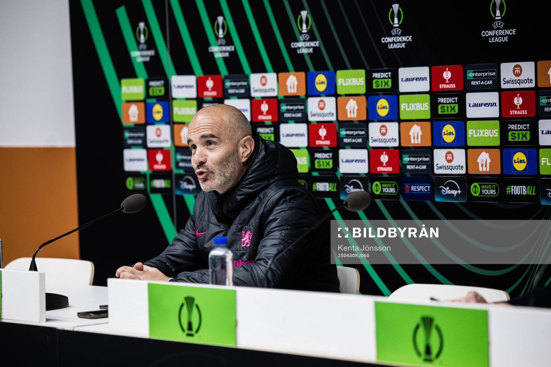 Coach Enzo Maresca during a press conference with Chelsea on April 30, 2025 in Stockholm. 