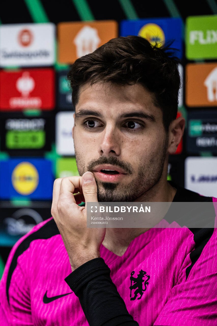 Pedro Neto during a press conference with Chelsea on April 30, 2025 in Stockholm. 