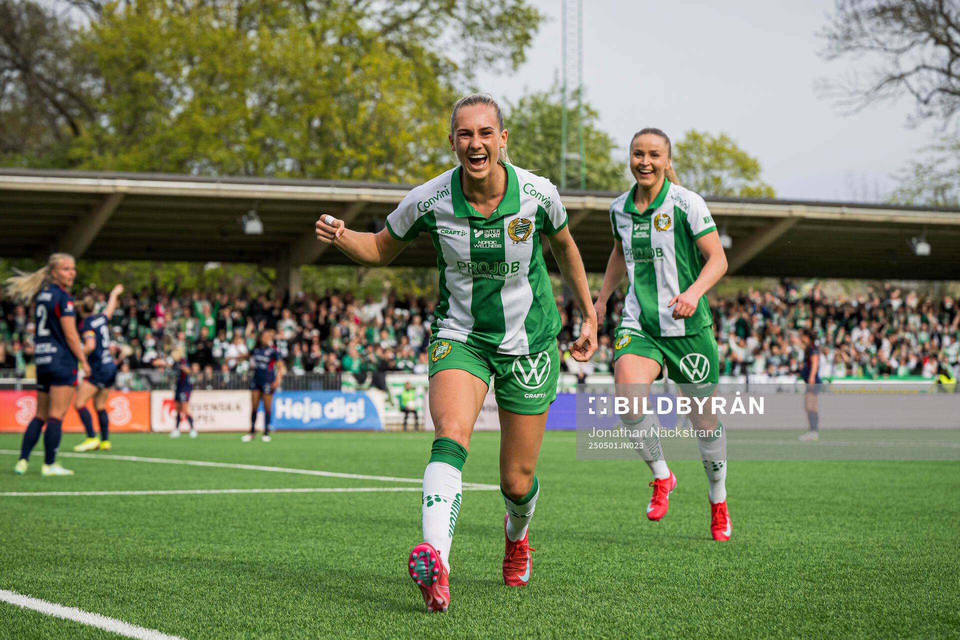 Hammarbys Ellen Wangerheim jublar efter 2-0 under semifinalen i Svenska Cupen mellan Hammarby och Rosengård den 1 maj 2025 i Stockholm. 