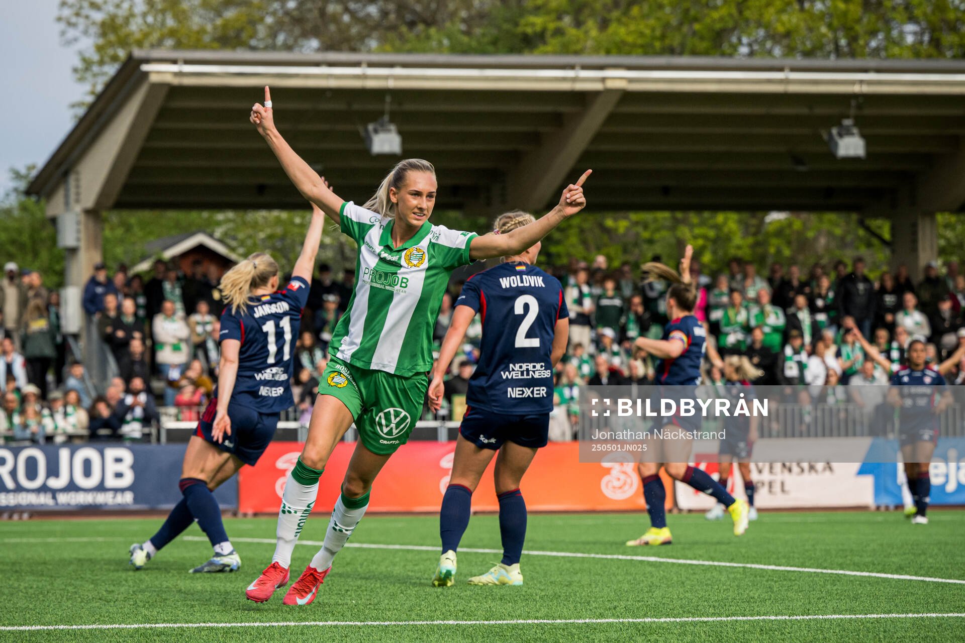 Hammarbys Ellen Wangerheim jublar efter 2-0 under semifinalen i Svenska Cupen mellan Hammarby och Rosengård den 1 maj 2025 i Stockholm. 