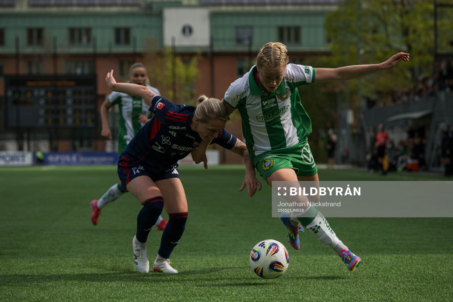 Rosengårds Emilia Larsson och Hammarbys Smilla Holmberg