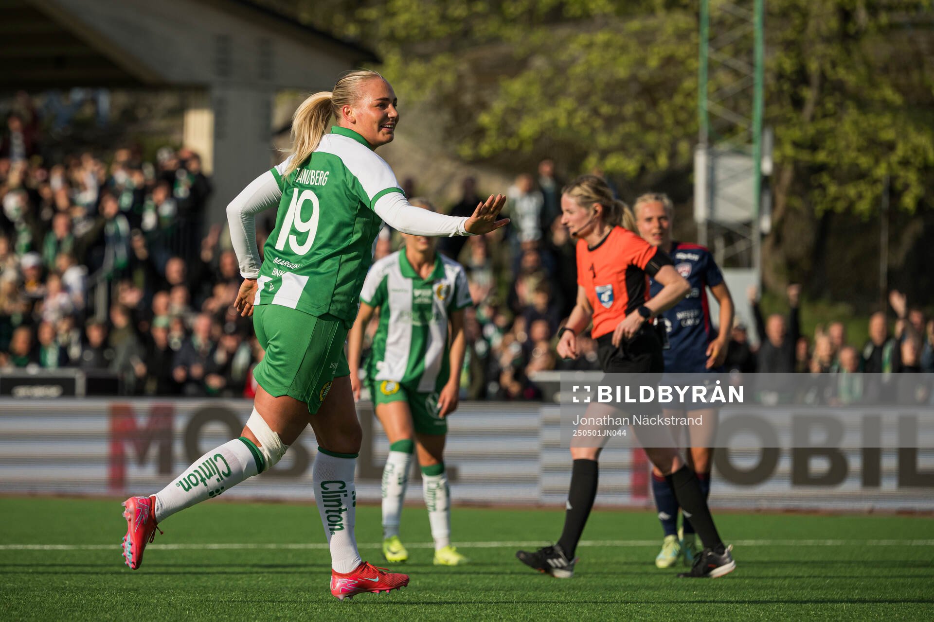 Hammarbys Cathinka Tandberg  jublar
