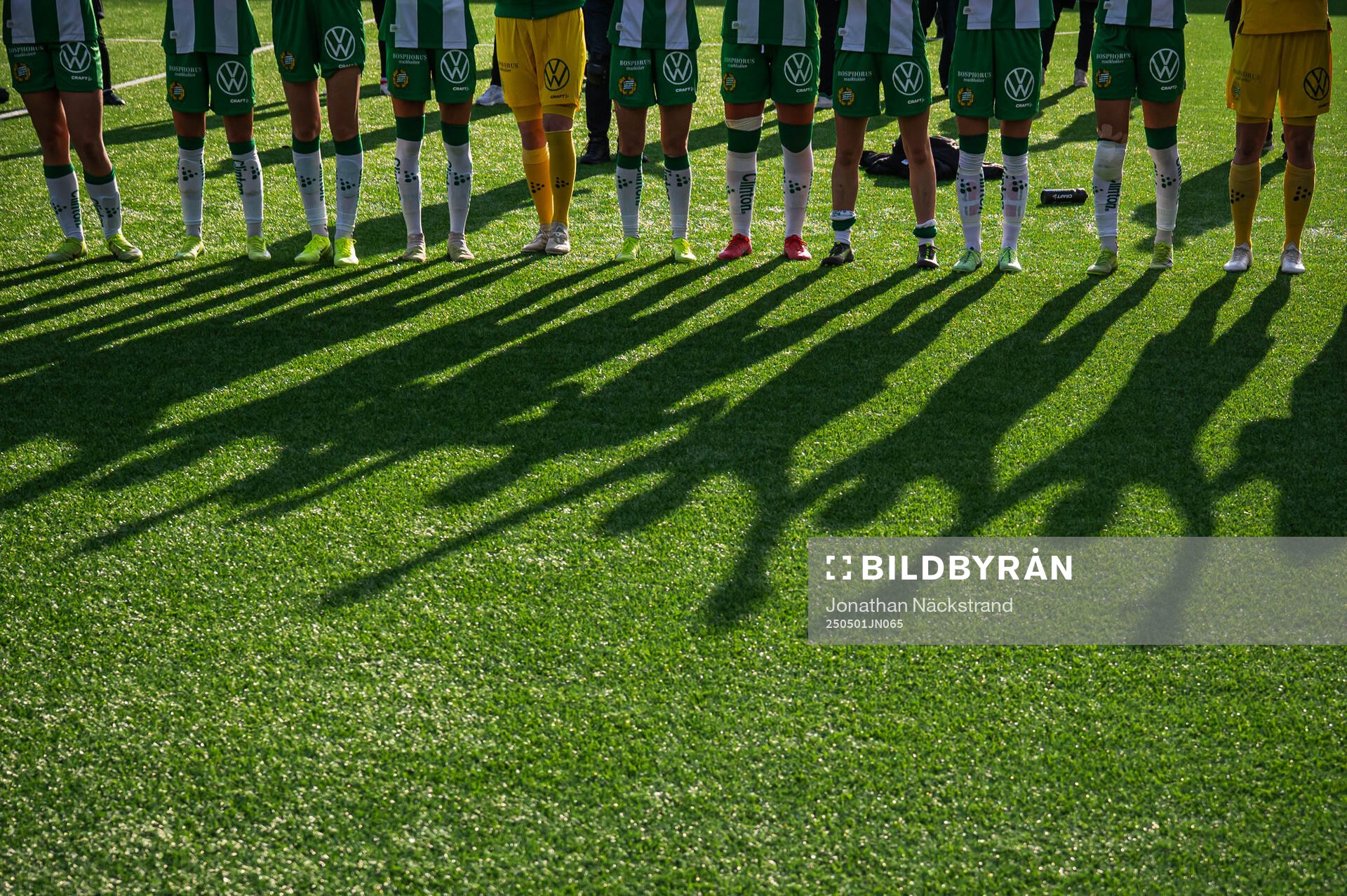 Hammarbys spelare jublar efter semifinalen i Svenska Cupen mellan Hammarby och Rosengård den 1 maj 2025 i Stockholm.