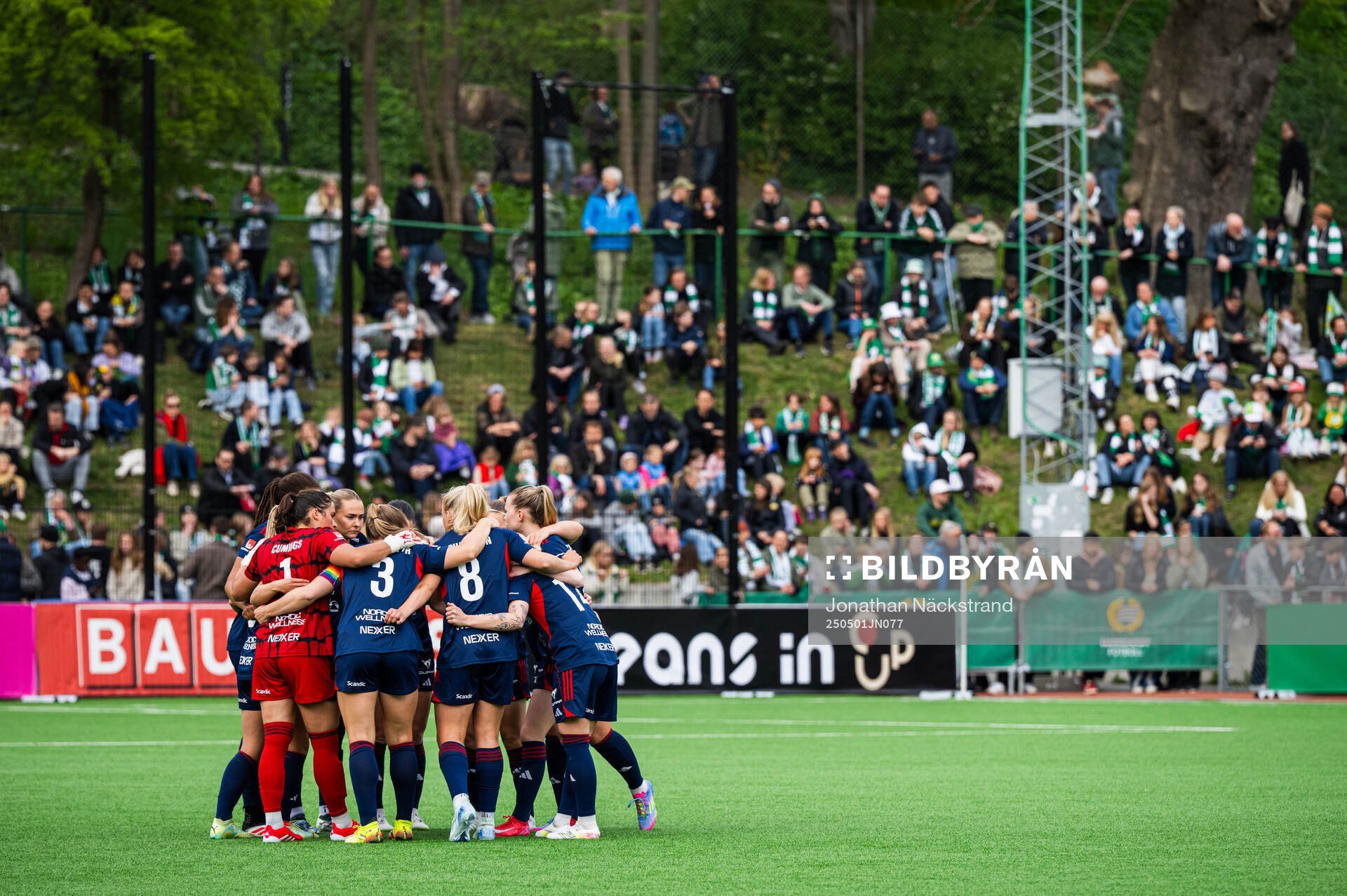 Rosengårds spelare under semifinalen i Svenska Cupen mellan Hammarby och Rosengård den 1 maj 2025 i Stockholm. 