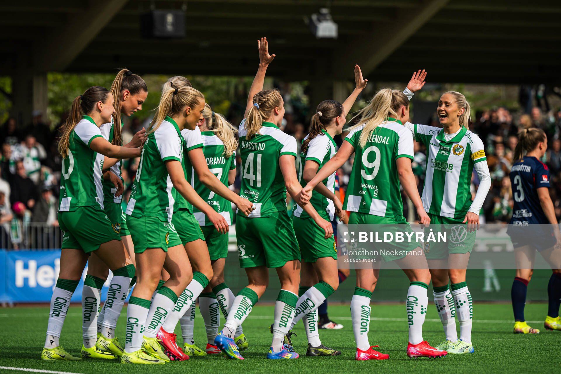 Hammarbys Julie Blakstad jublar efter 1-0 under semifinalen i Svenska Cupen mellan Hammarby och Rosengård den 1 maj 2025 i Stockholm.