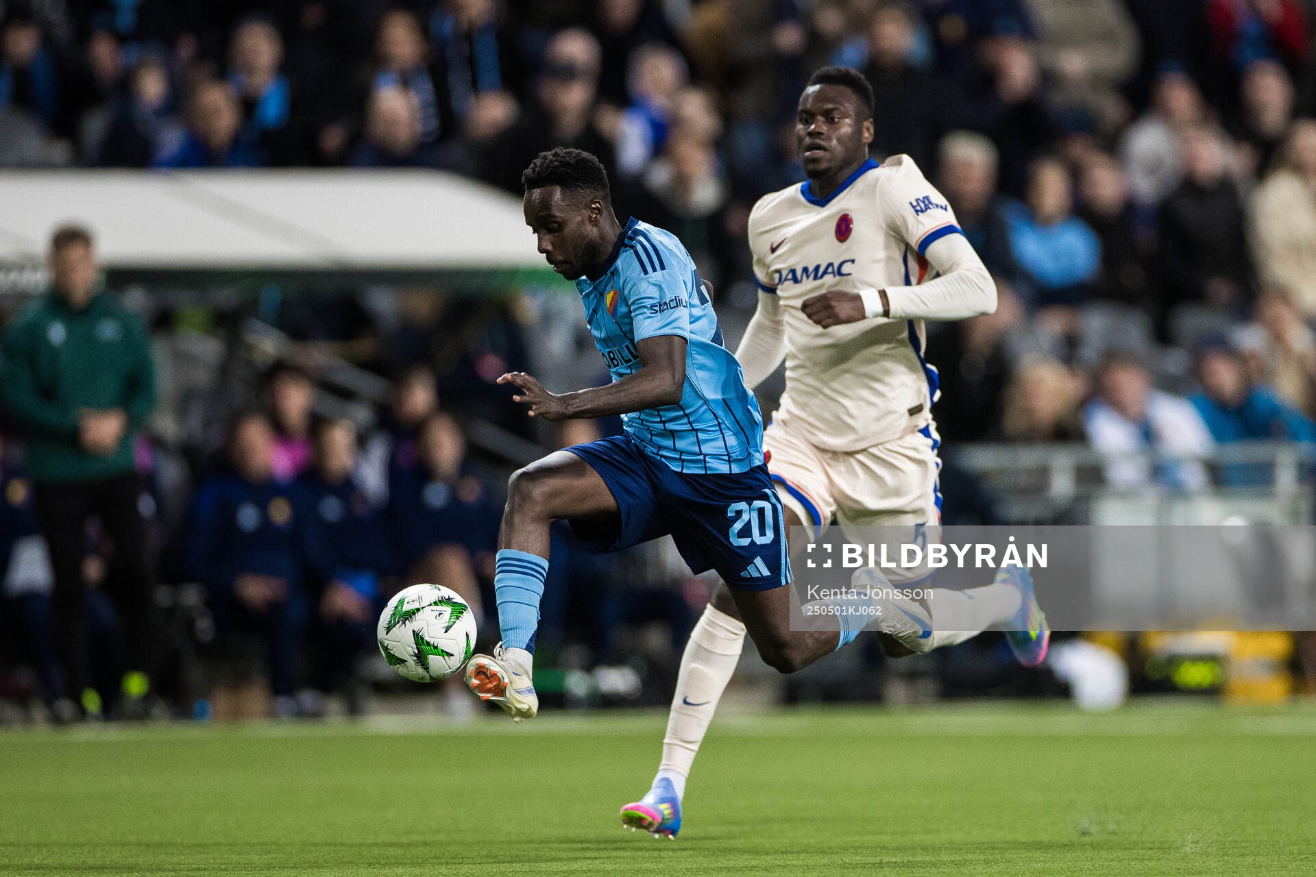 Tokmac Nguen of Djurgården and Benoit Badiashile of Chelsea during the UEFA Conference League semifinal between Djurgården and Chelsea on May 1, 2025 in Stockholm.