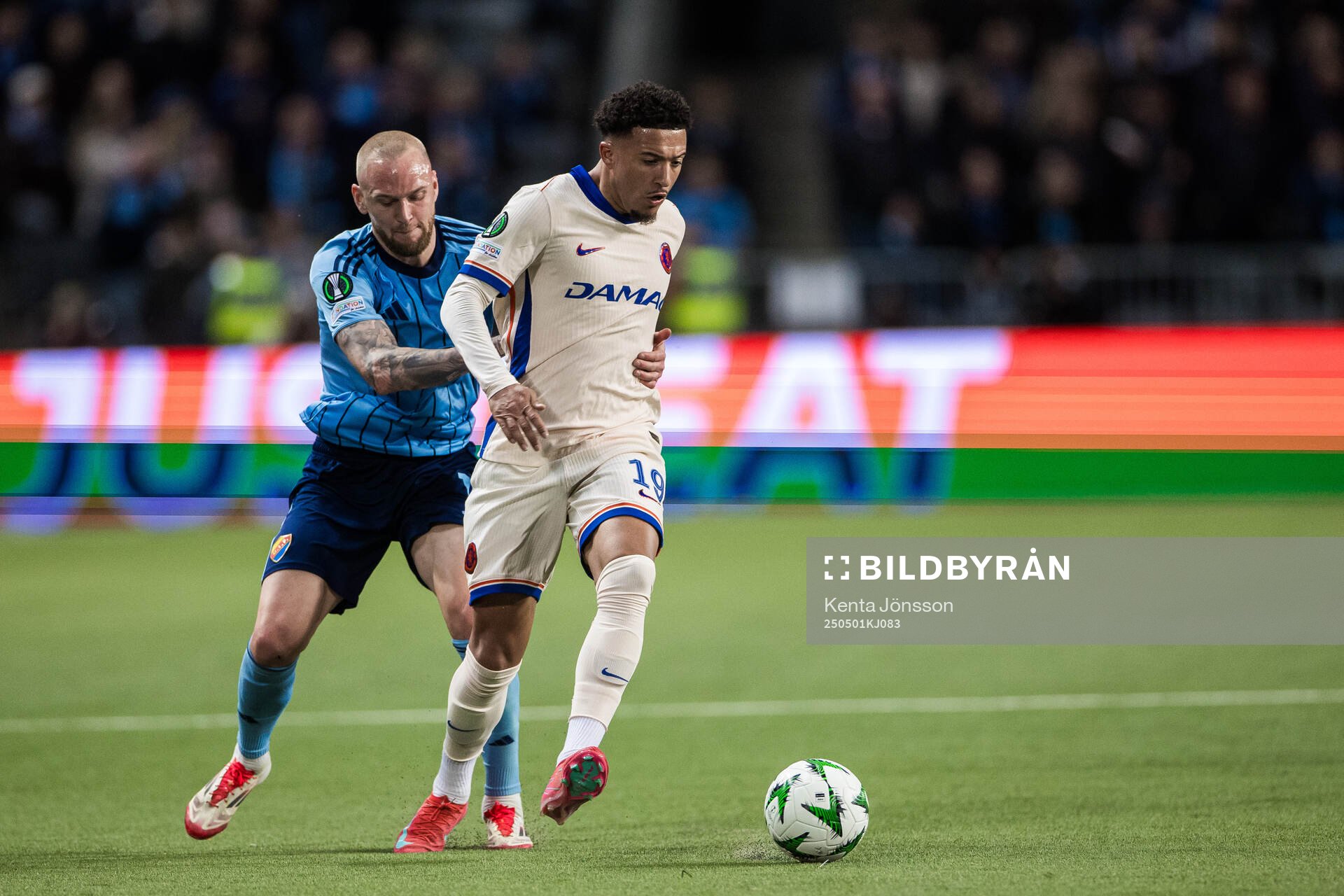 Adam Ståhl of Djurgården and Jadon Sancho of Chelsea during the UEFA Conference League semifinal between Djurgården and Chelsea on May 1, 2025 in Stockholm.
