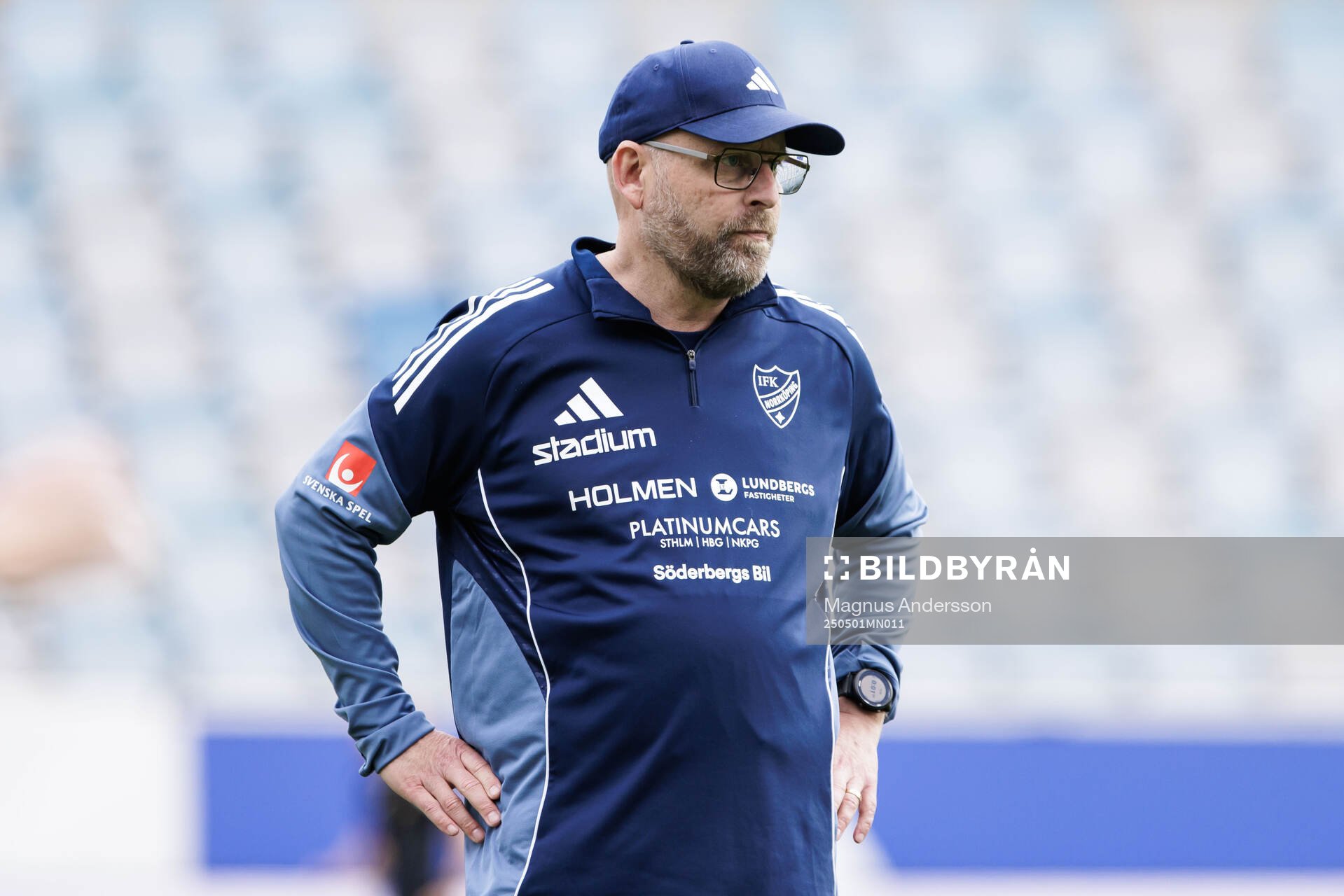 IFK Norrköpings tränare Stellan Carlsson inför semifinalen i Svenska Cupen mellan IFK Norrköping och Häcken den 1 maj 2025 i Norrköping.