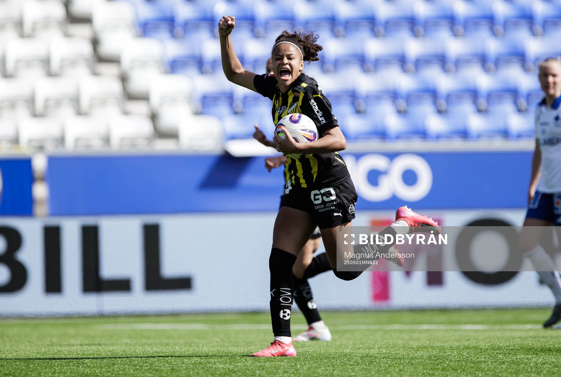 Häckens Felicia Schröder jublar efter 2-1 under semifinalen i Svenska Cupen mellan IFK Norrköping och Häcken den 1 maj 2025 i Norrköping. 