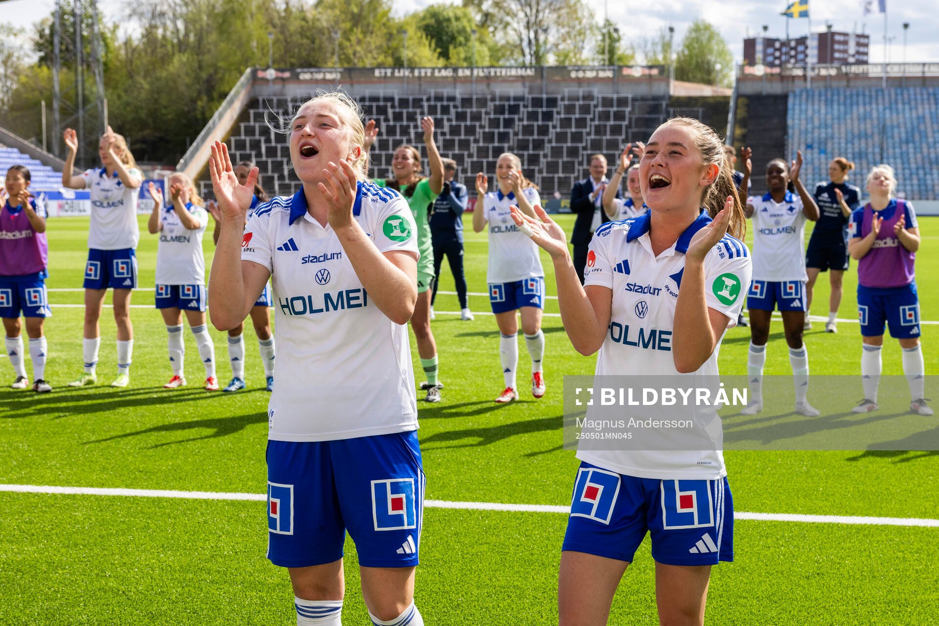 IFK Norrköpings Wilma Leidhammar och Svea Rehnberg jublar
