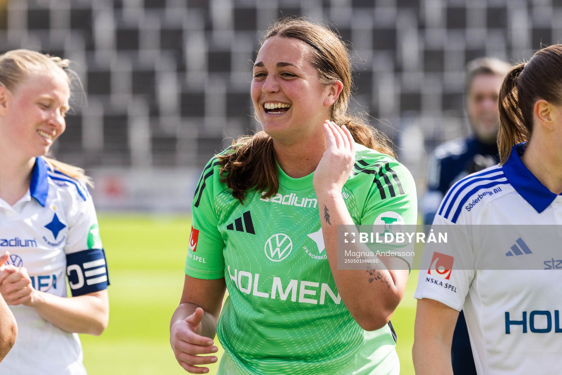 IFK Norrköpings målvakt Caroline Delisle jublar