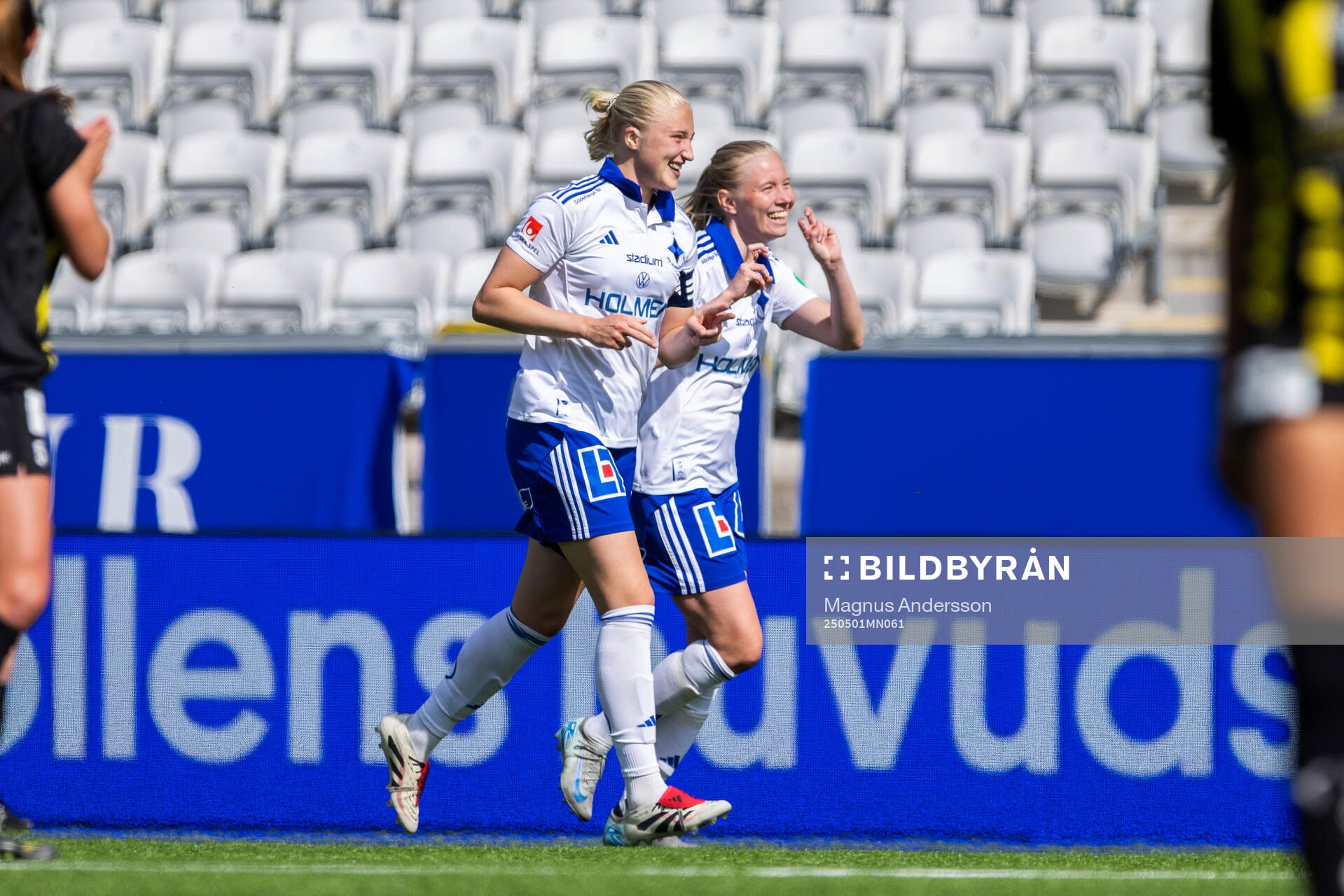 IFK Norrköpings Wilma Leidhammar jublar efter 2-0 under semifinalen i Svenska Cupen mellan IFK Norrköping och Häcken den 1 maj 2025 i Norrköping.