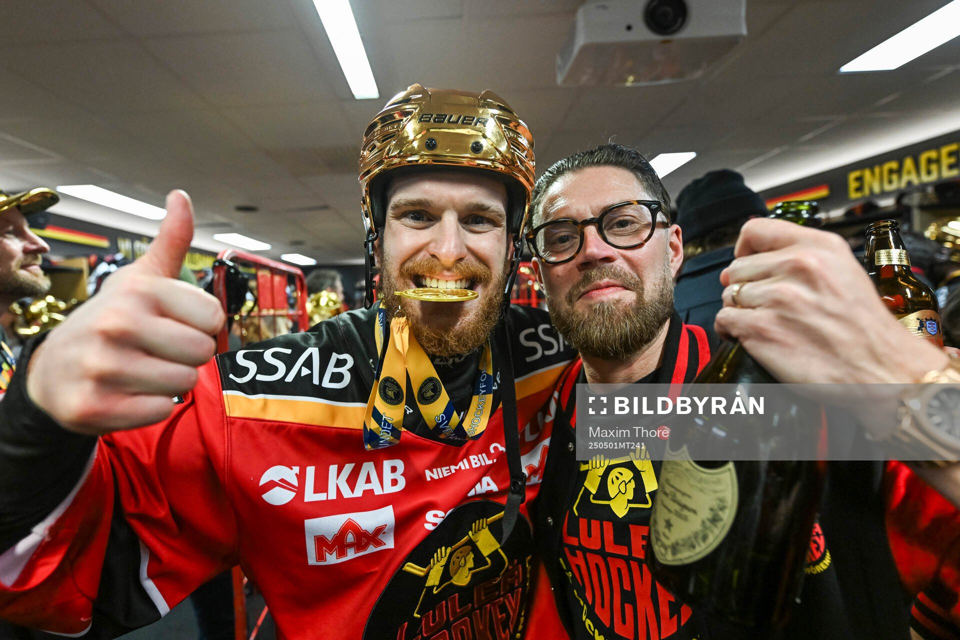 Luleås Brendan Shinnimin och Jacob Porsér jublar