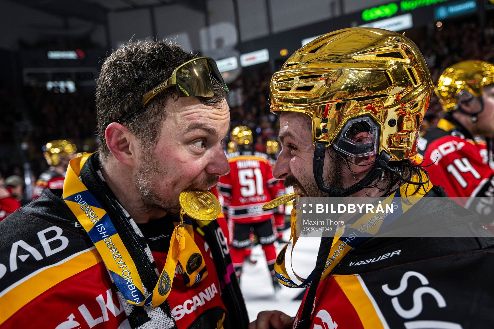 Luleås Erik Gustafsson och Mathias Bromé jublar med sina