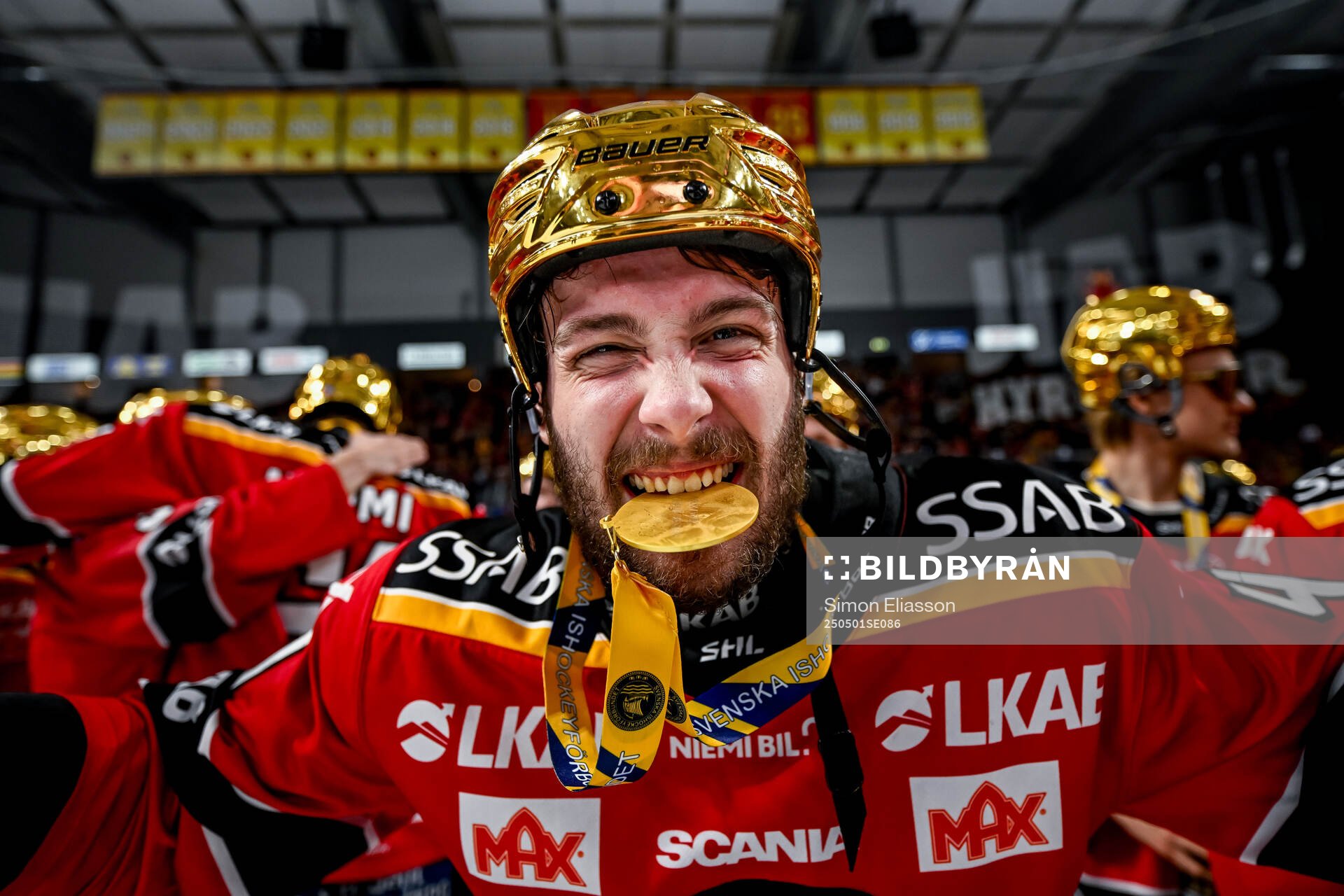 Luleås David Lilja jublar med guldmedaljen