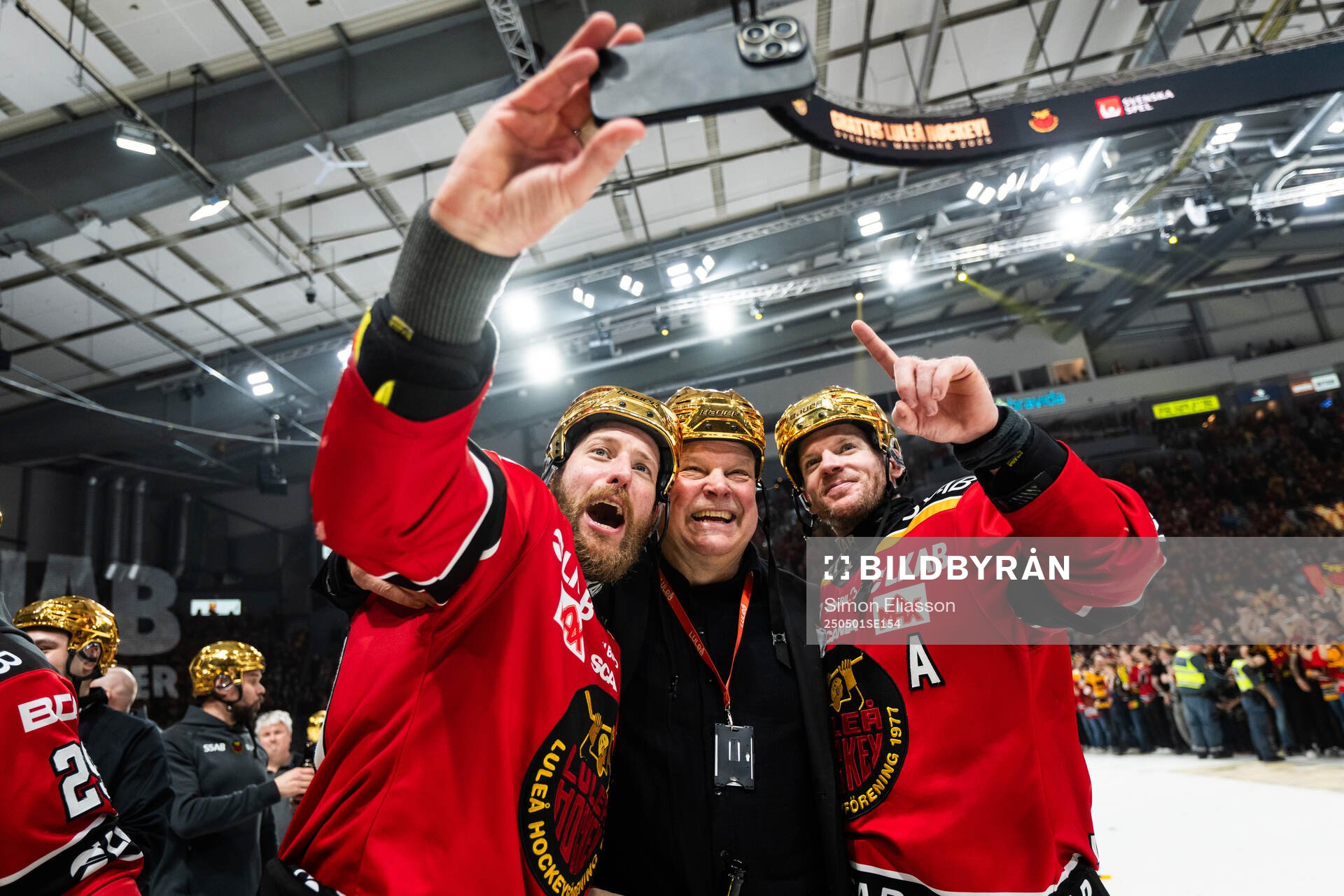 Luleås Linus Omark, sportchef Thomas Fröberg och Brian