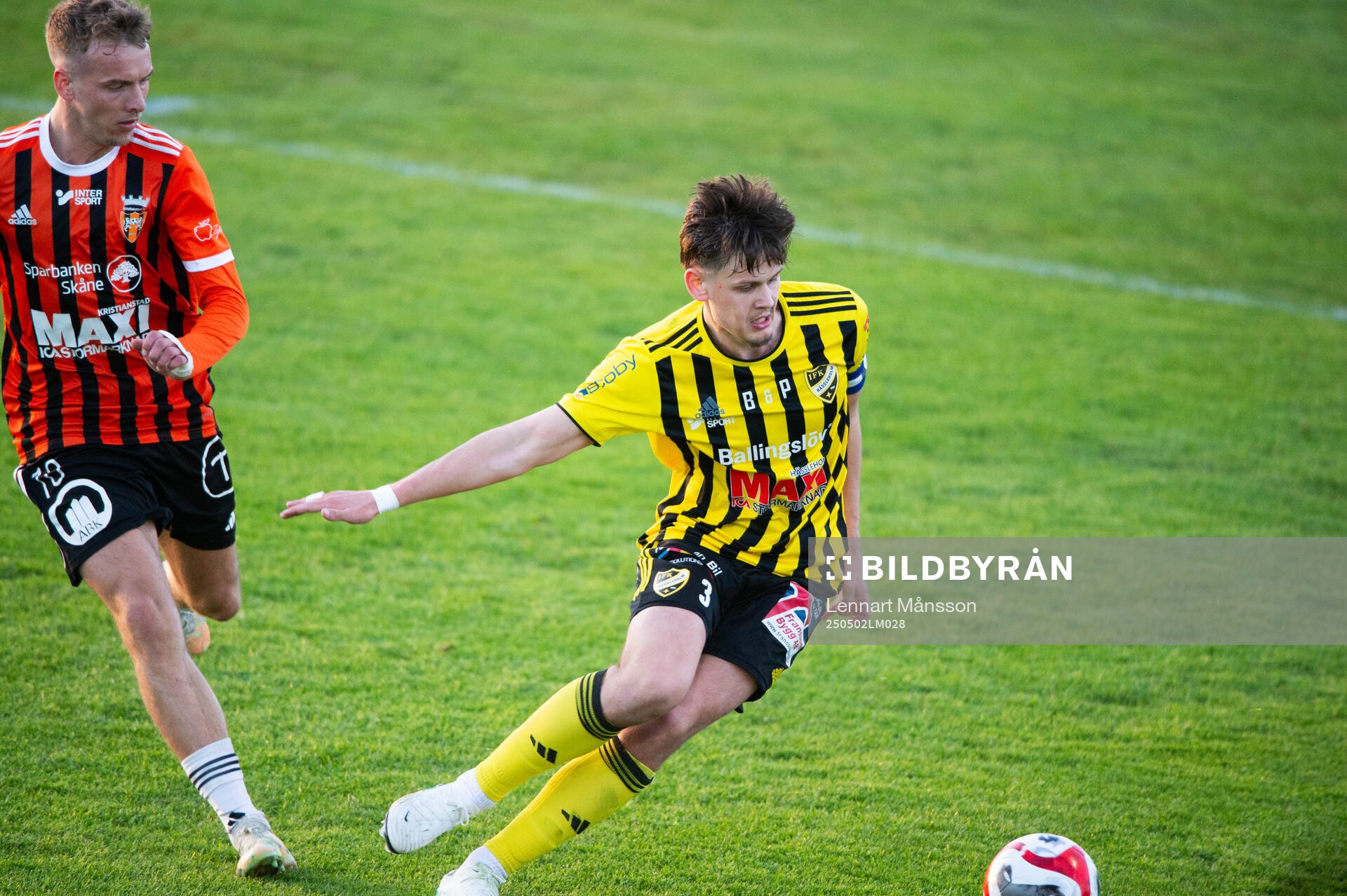 IFK Hässleholms Viktor Ahlgren i matchen i division 2