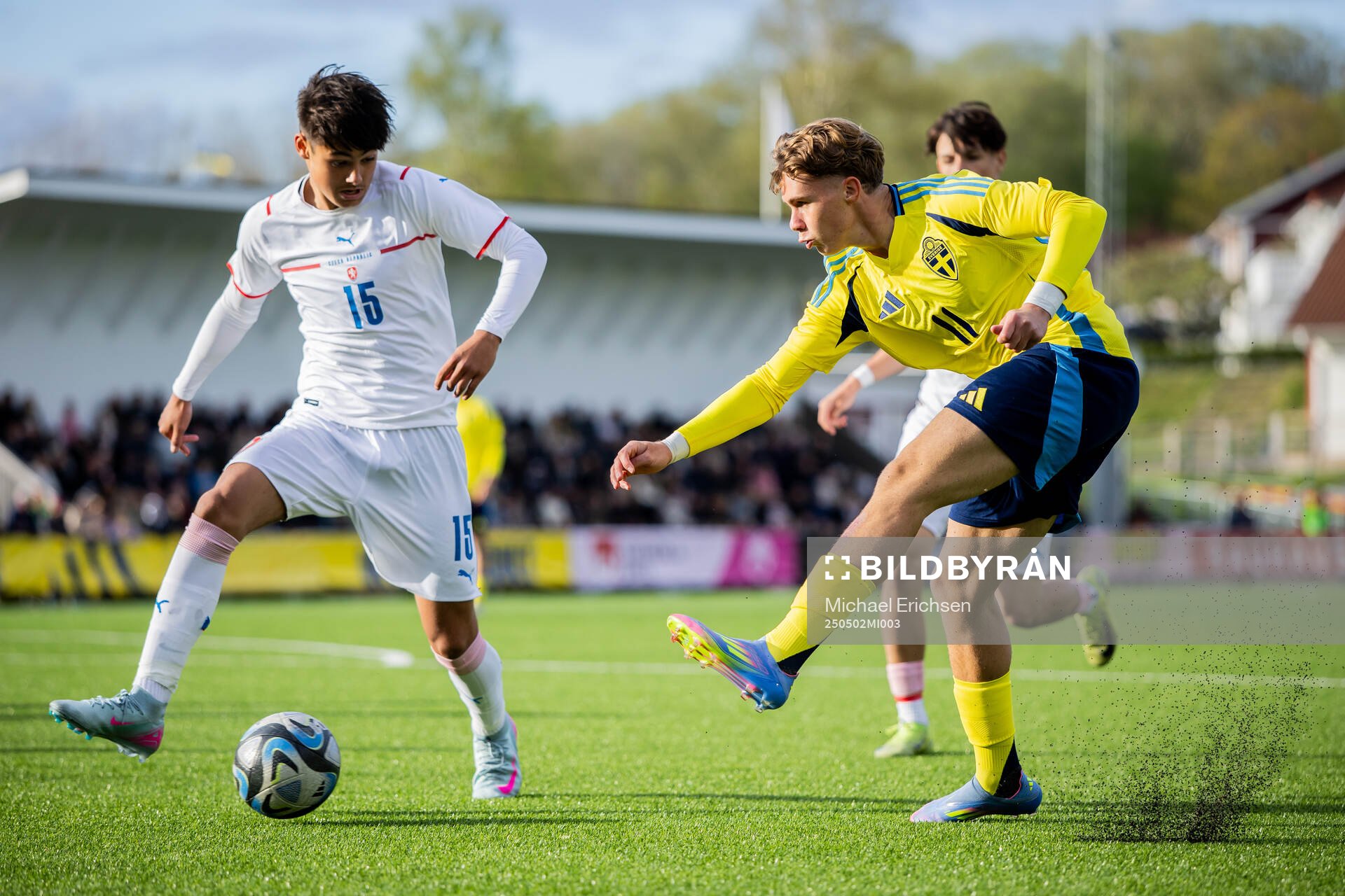 Patrik Bartos of Czech Republic and Dion Mehmeti of Sweden during the UEFA Development Tournament between Sweden and Czech Republic on May 2, 2025 in Lysekil.