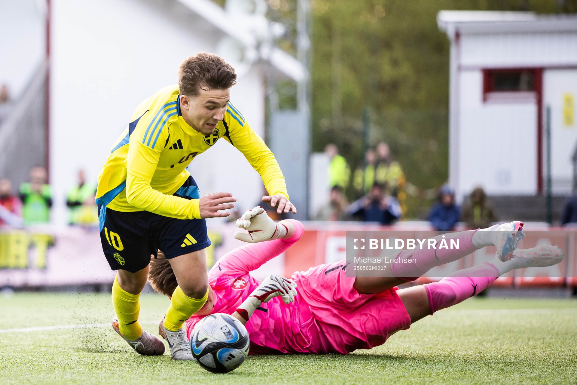 Alexander Odefalk of Sweden and goalkeeper Jakub Vesely of Czech Republic during the UEFA Development Tournament between Sweden and Czech Republic on May 2, 2025 in Lysekil.