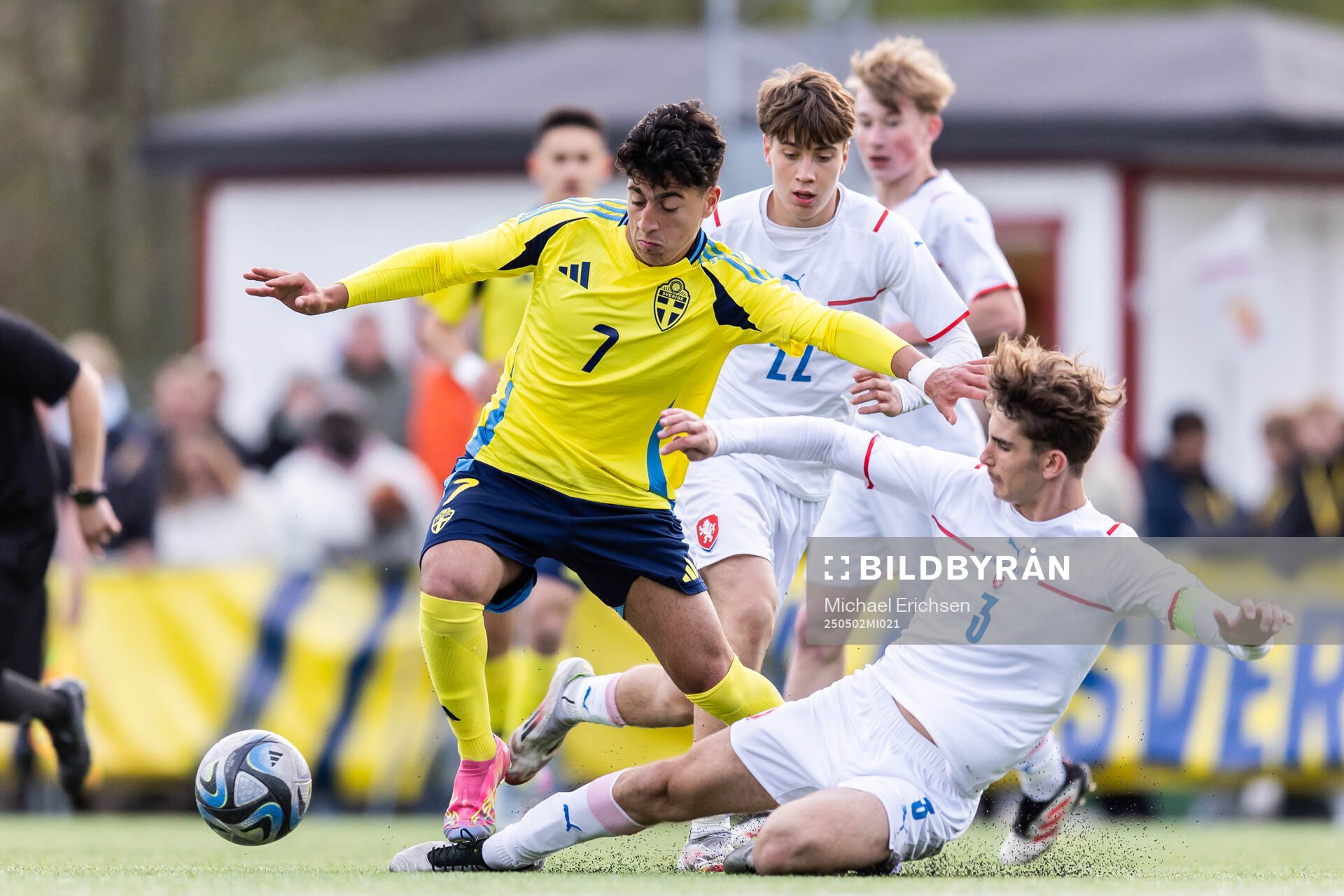 Rayan Bardghji of Sweden and André Thomas Sivok of Czech Republic during the UEFA Development Tournament between Sweden and Czech Republic on May 2, 2025 in Lysekil.