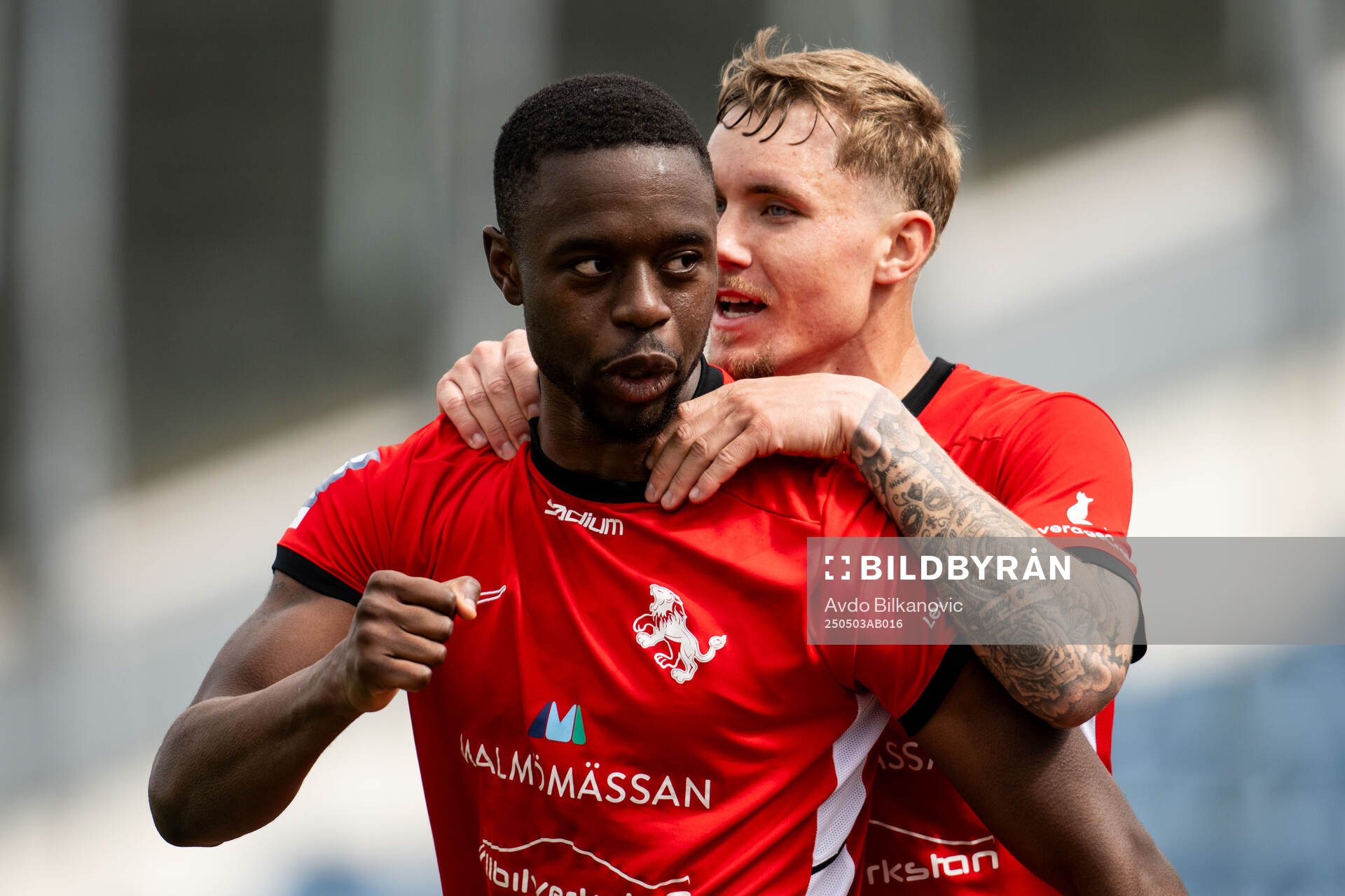 Ariana FCs Pascal Simba jublar efter 3-1 under fotbollsmatchen i Ettan södra mellan Ariana FC och Husqvarna FF den 3 maj 2025 i Malmö.