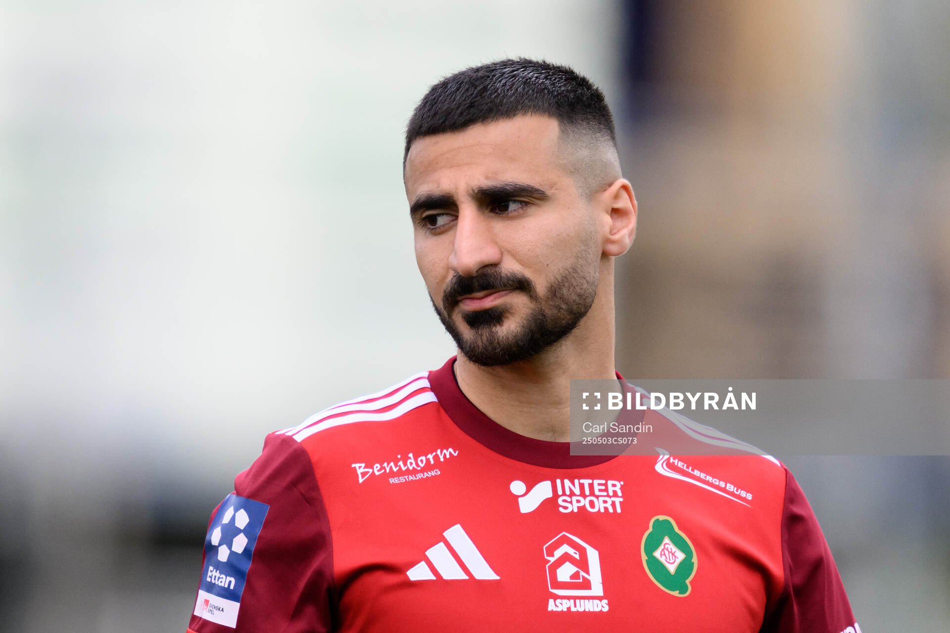 Skövde AIKs Elmar Abraham vid lineup inför fotbollsmatchen i Ettan södra mellan Skövde AIK och Jönköpings Södra den 3 maj 2025 i Skövde.