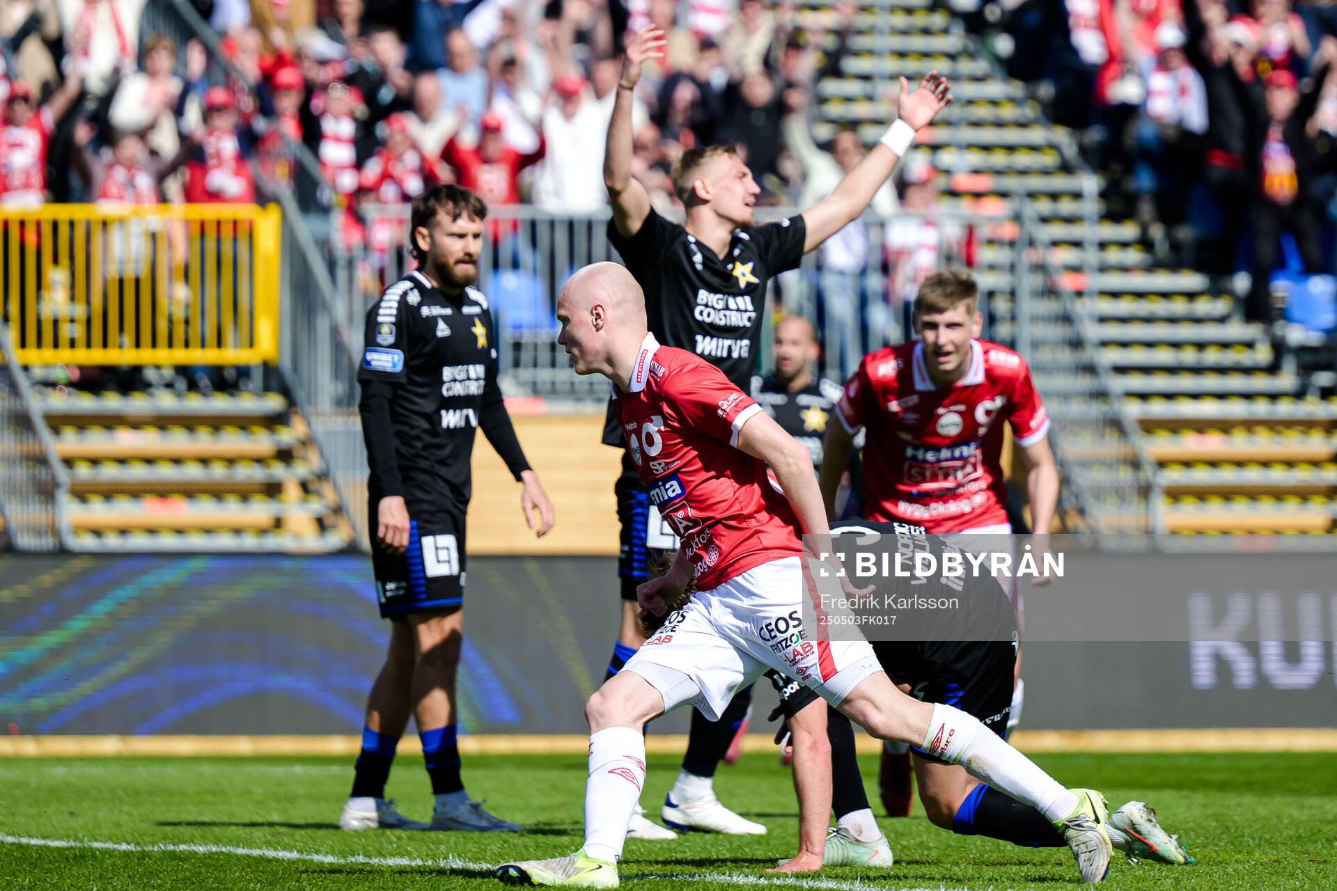 Degerfors Marcus Rafferty jublar efter 1-0 under fotbollsmatchen i Allsvenskan mellan Degerfors och Sirius den 3 maj 2025 i Degerfors. 