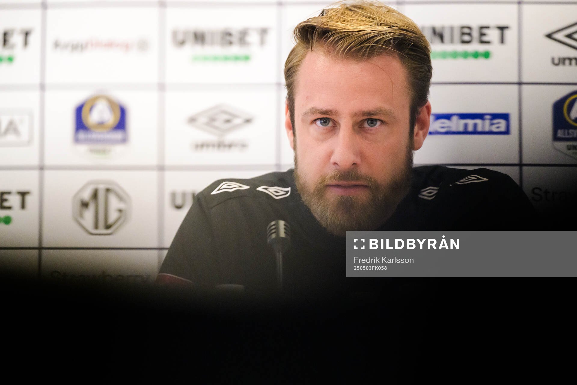 Degerfors tränare William Lundin under presskonferensen efter fotbollsmatchen i Allsvenskan mellan Degerfors och Sirius den 3 maj 2025 i Degerfors.