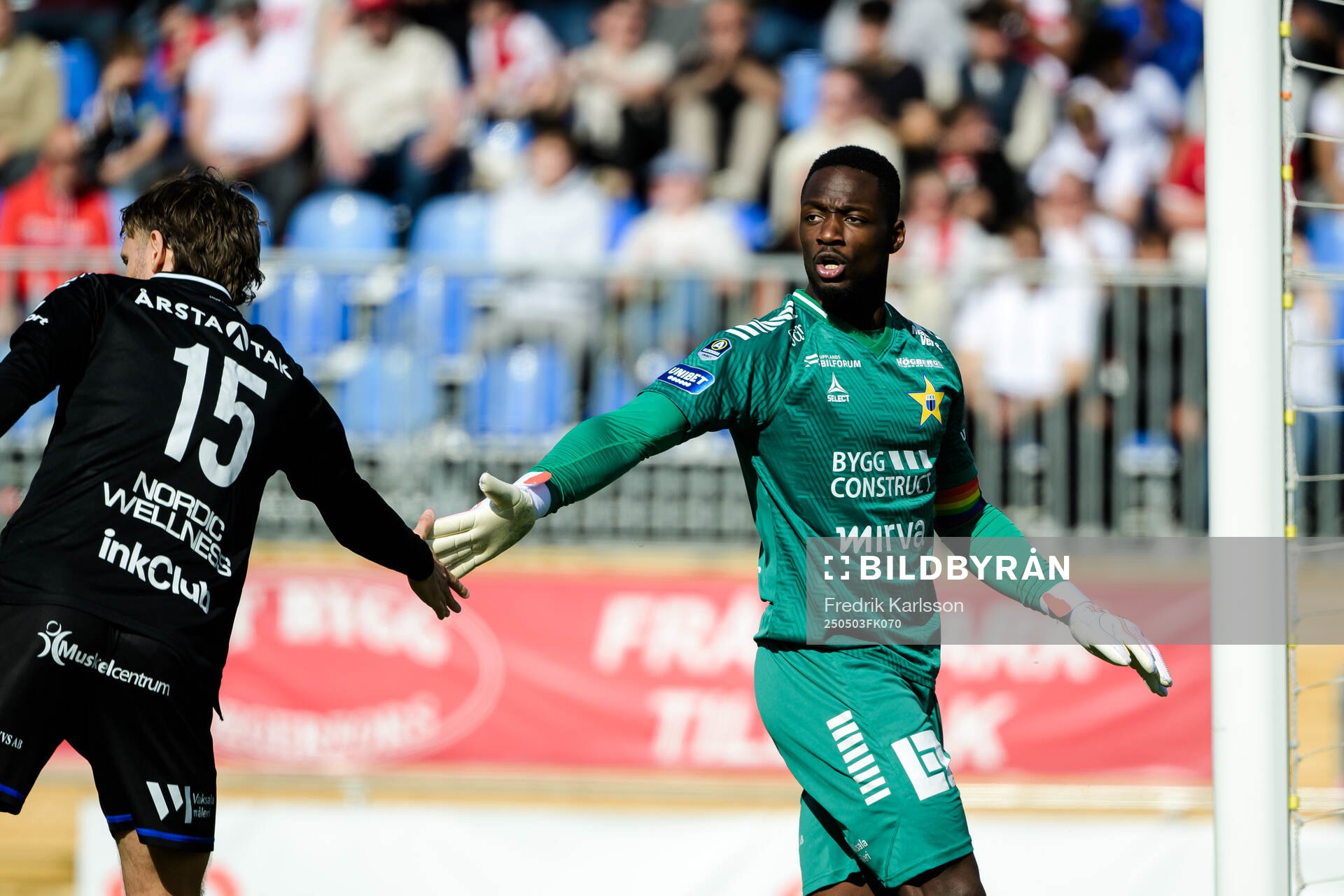 Sirius Simon Sandberg och målvakt Ismael Diawara