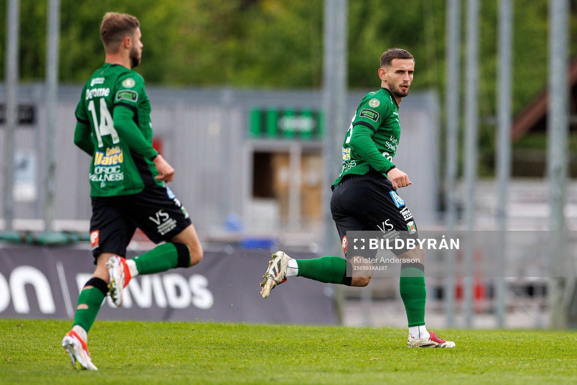 Varbergs Erion Sadiku under fotbollsmatchen i Superettan mellan Varberg och Helsingborg den 3 maj 2025 i Varberg. 