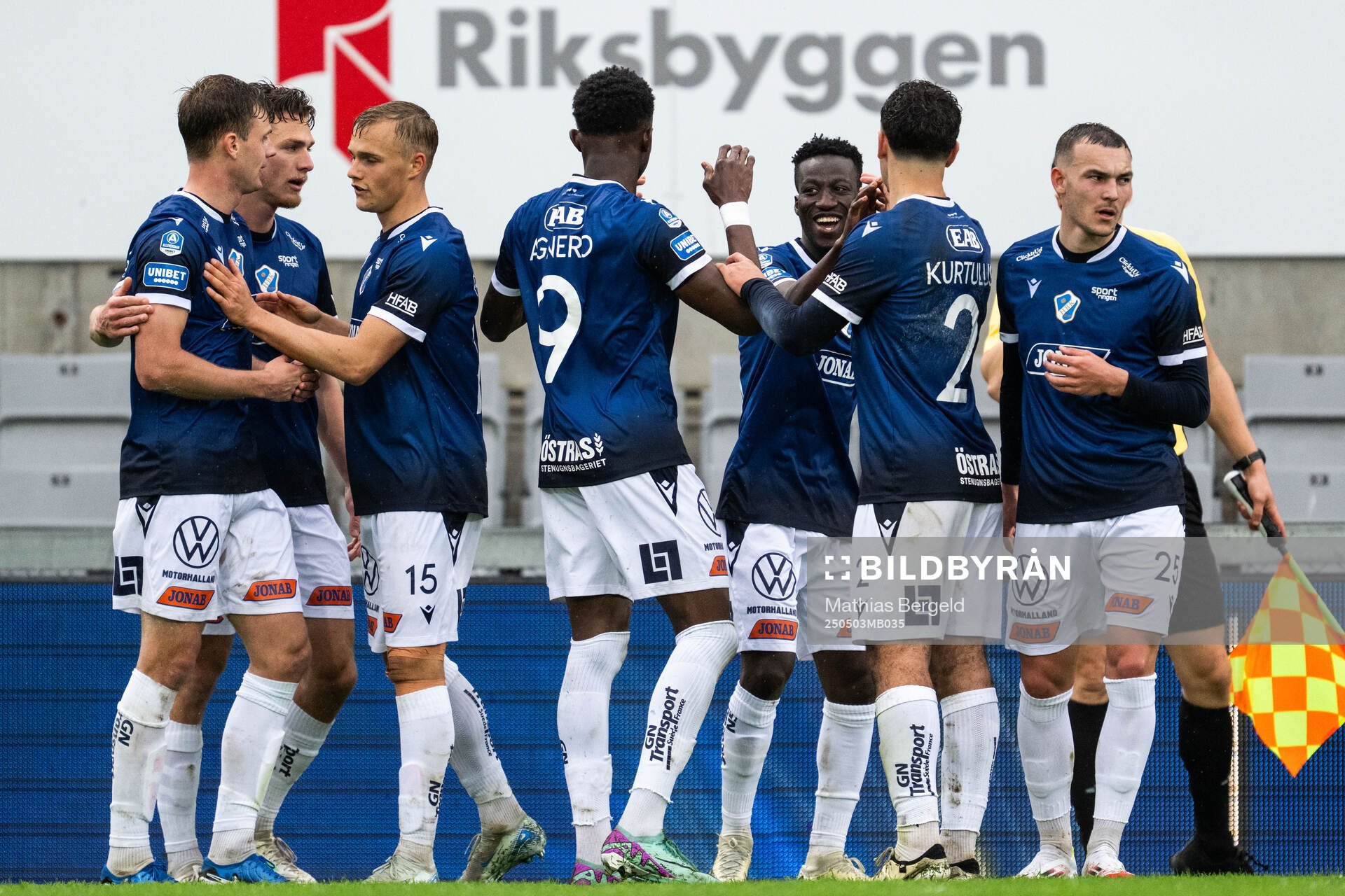 Halmstads Naeem Mohammed jublar efter 2-0 under fotbollsmatchen i Allsvenskan mellan Halmstad och Värnamo den 3 maj 2025 i Halmstad. 