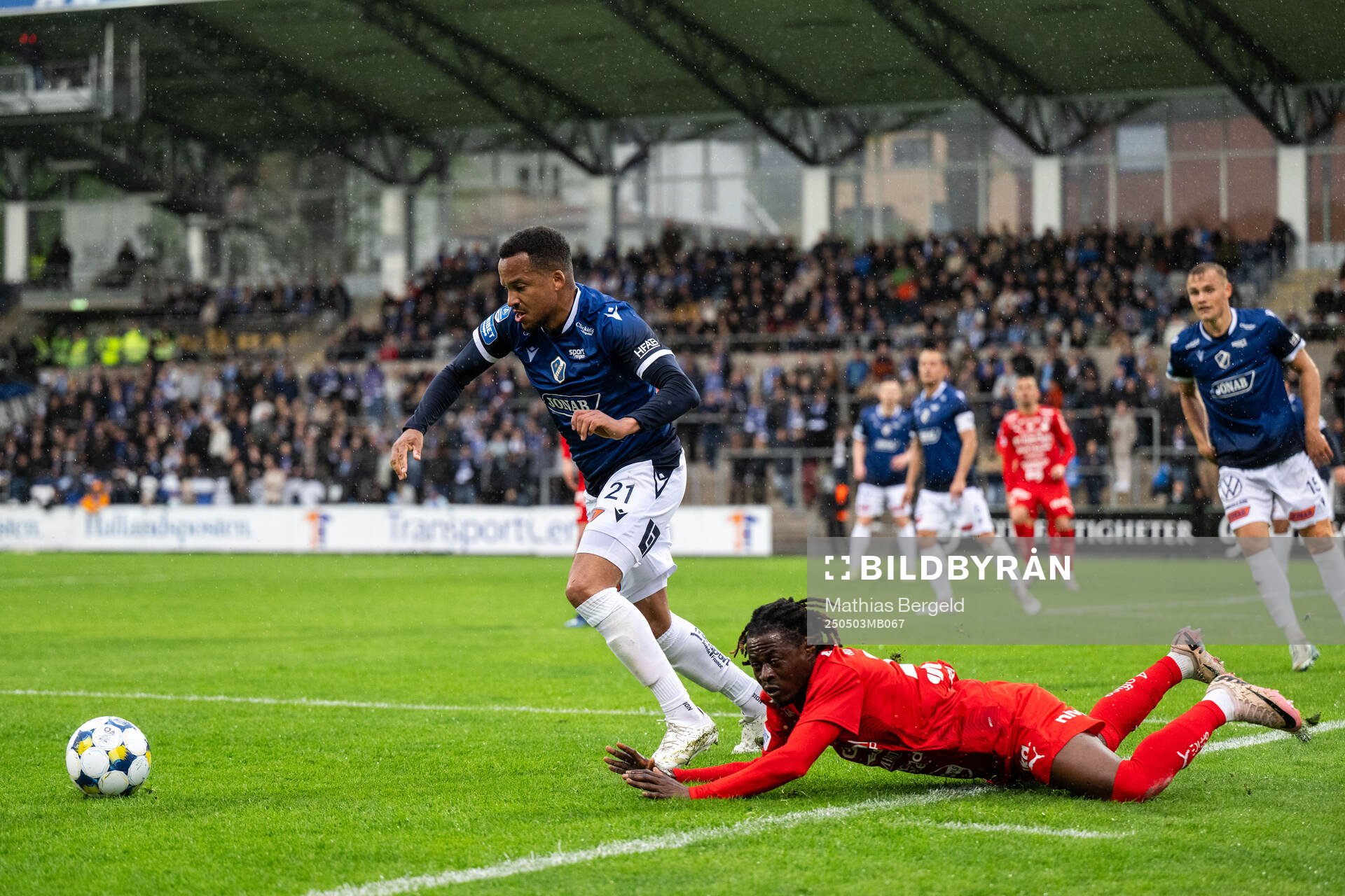 Halmstads Marcus Olsson och Värnamos Frank Junior Agyei