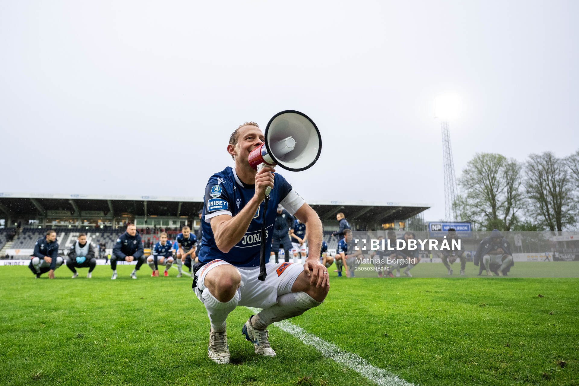 Halmstads Joel Allansson jublar efter fotbollsmatchen i Allsvenskan mellan Halmstad och Värnamo den 3 maj 2025 i Halmstad. 