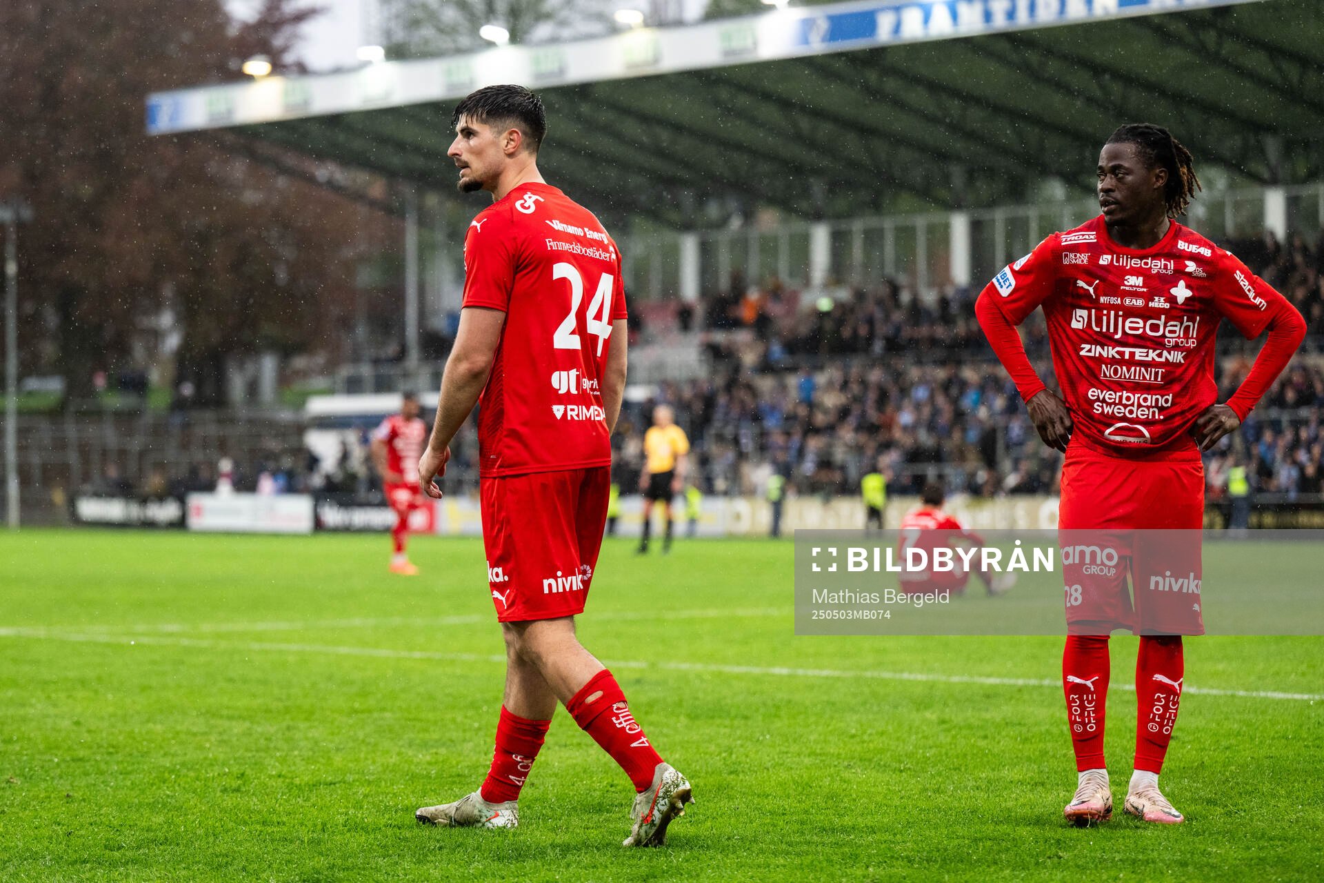 Värnamos Emin Grozdanic och Frank Junior Agyei deppar